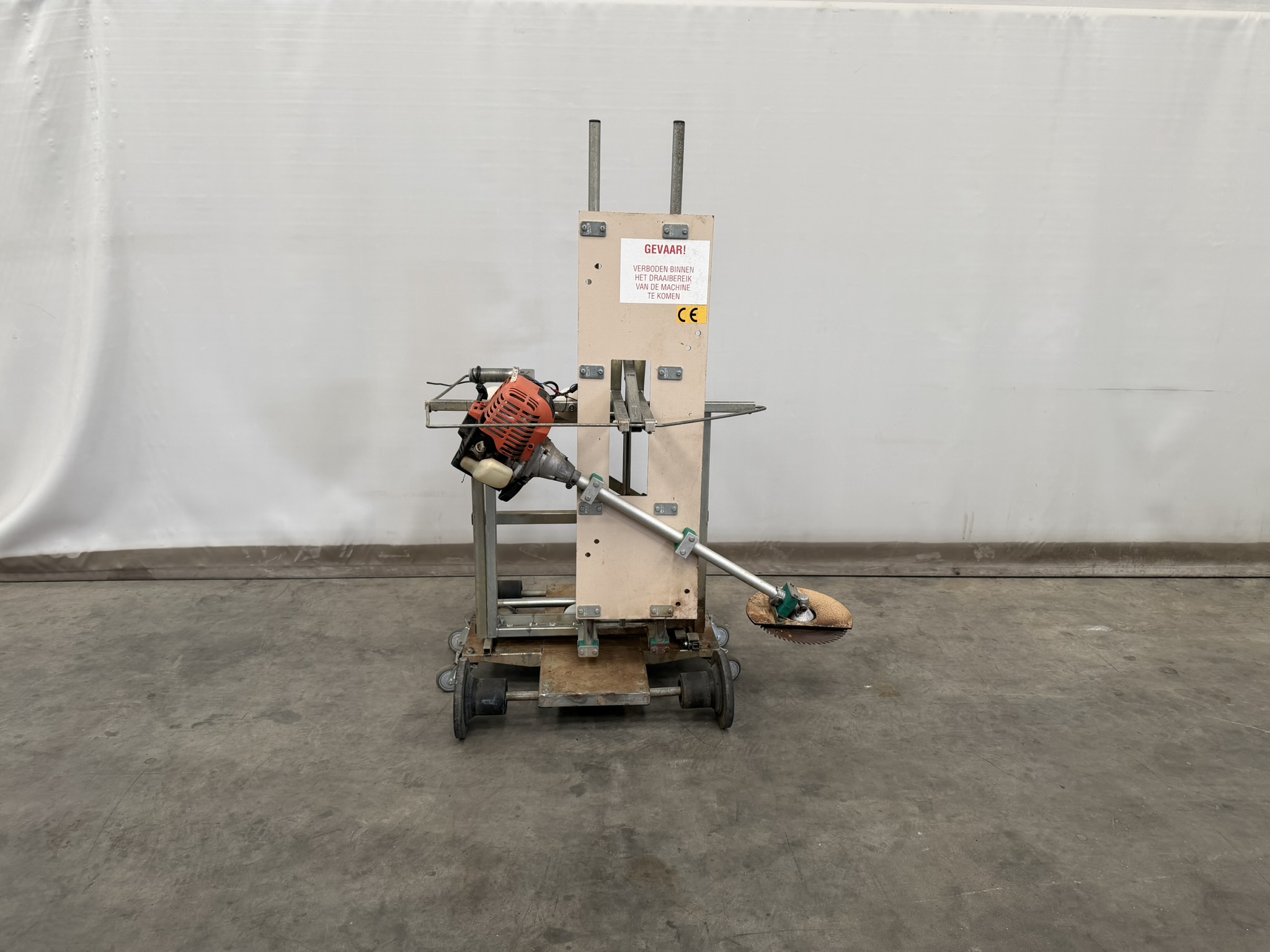 pipe rail log saw