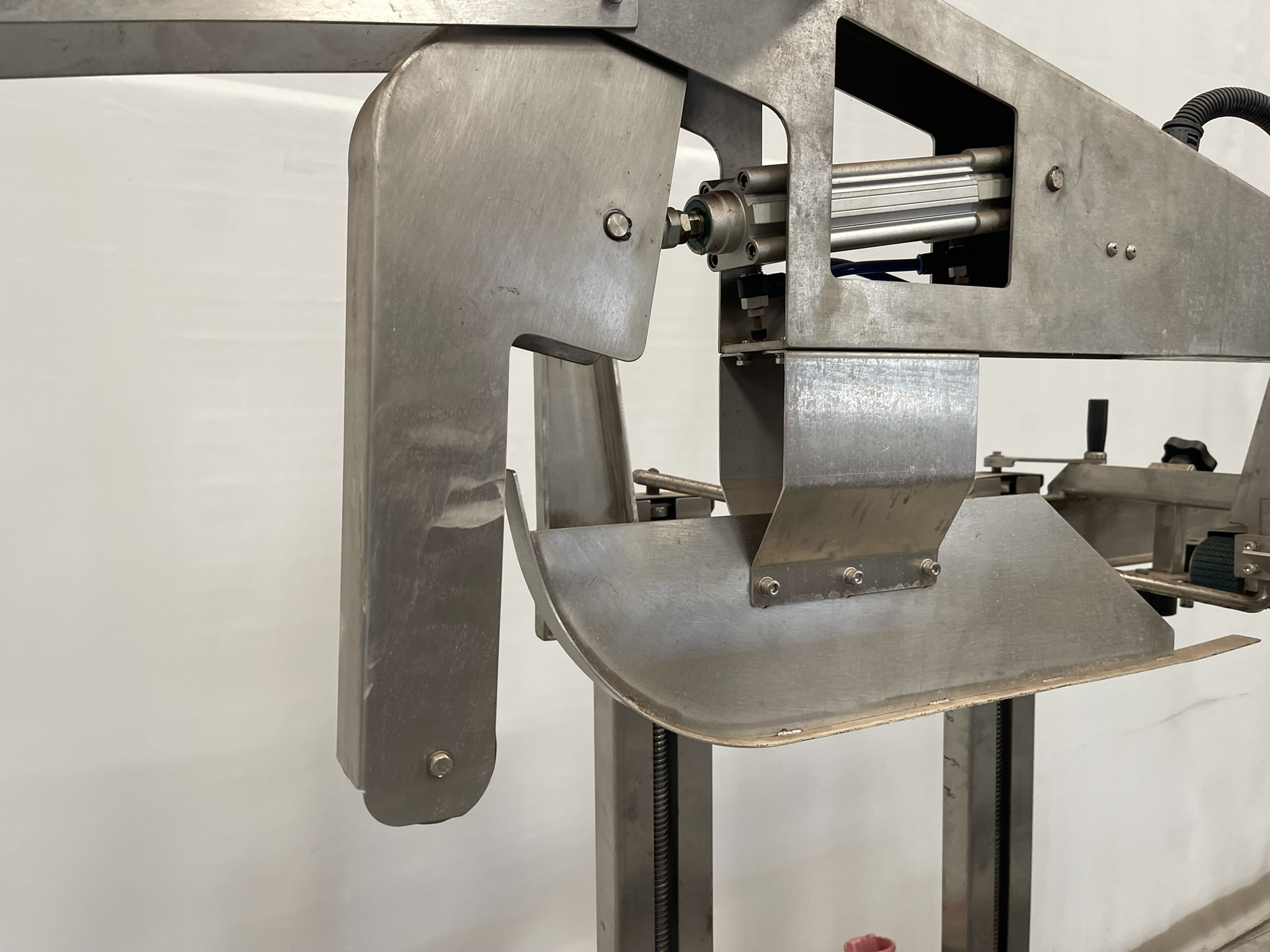 Packaging Equipment box closer