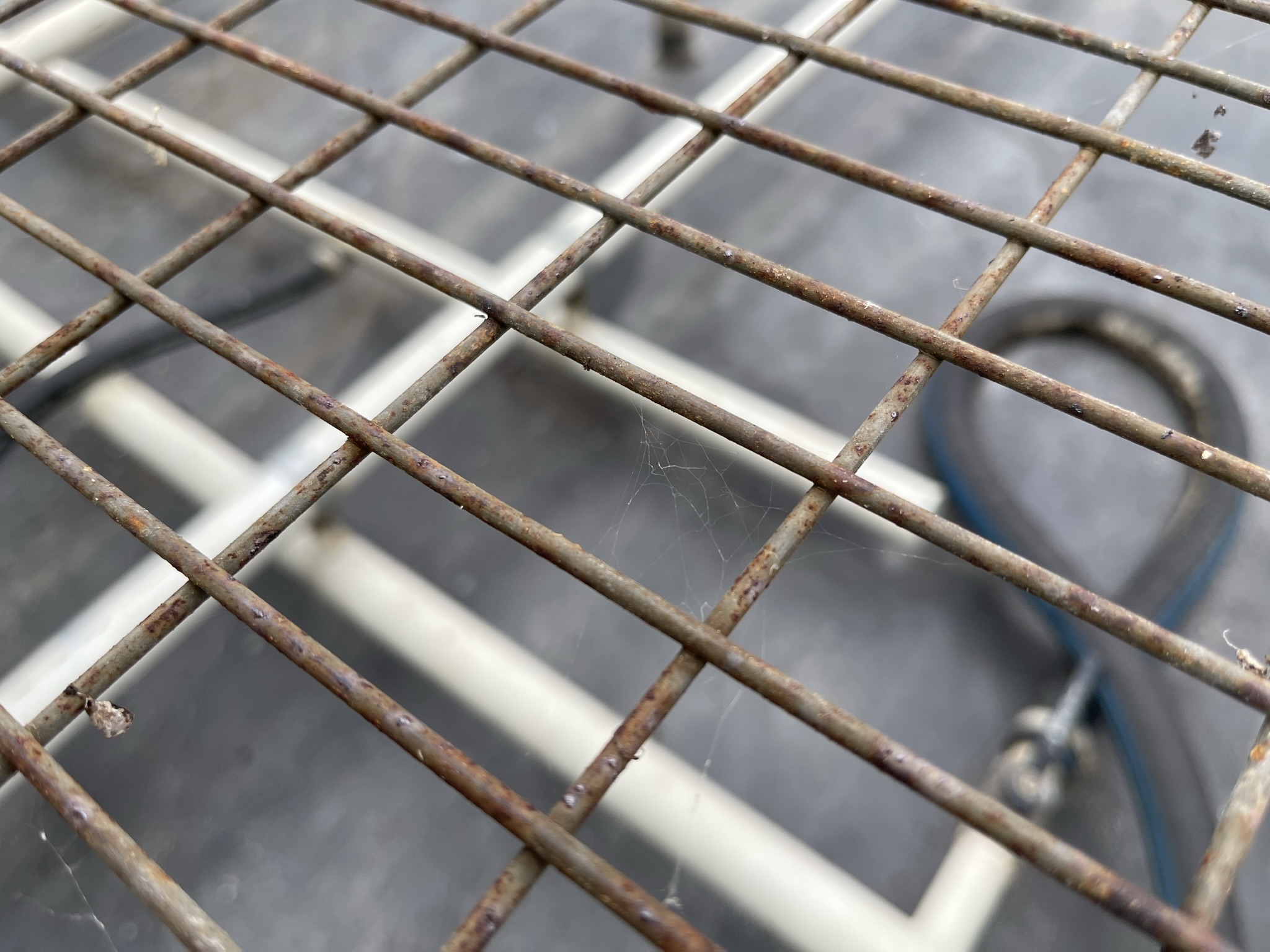 Aluminium rolcontainers met gaasbodem