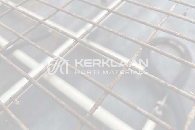 Aluminium mobile containers with mesh bottom