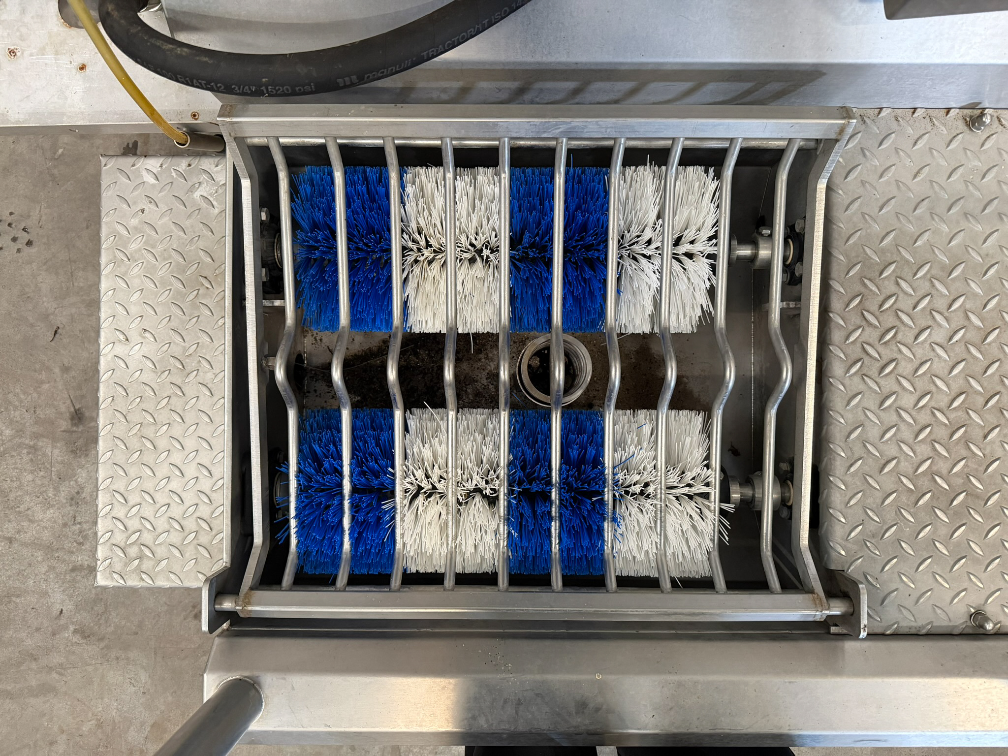 EDT Hygiene lock with shoe sole cleaning and hand disinfection