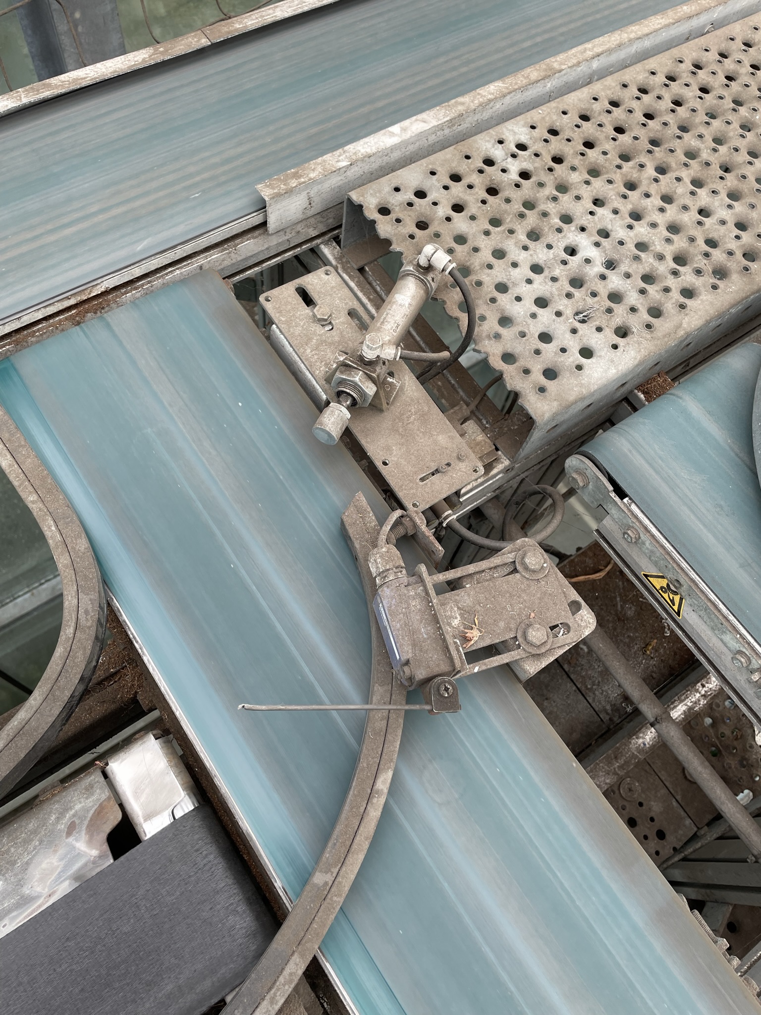 Various loose parts WPS delivery, sorting and buffer system