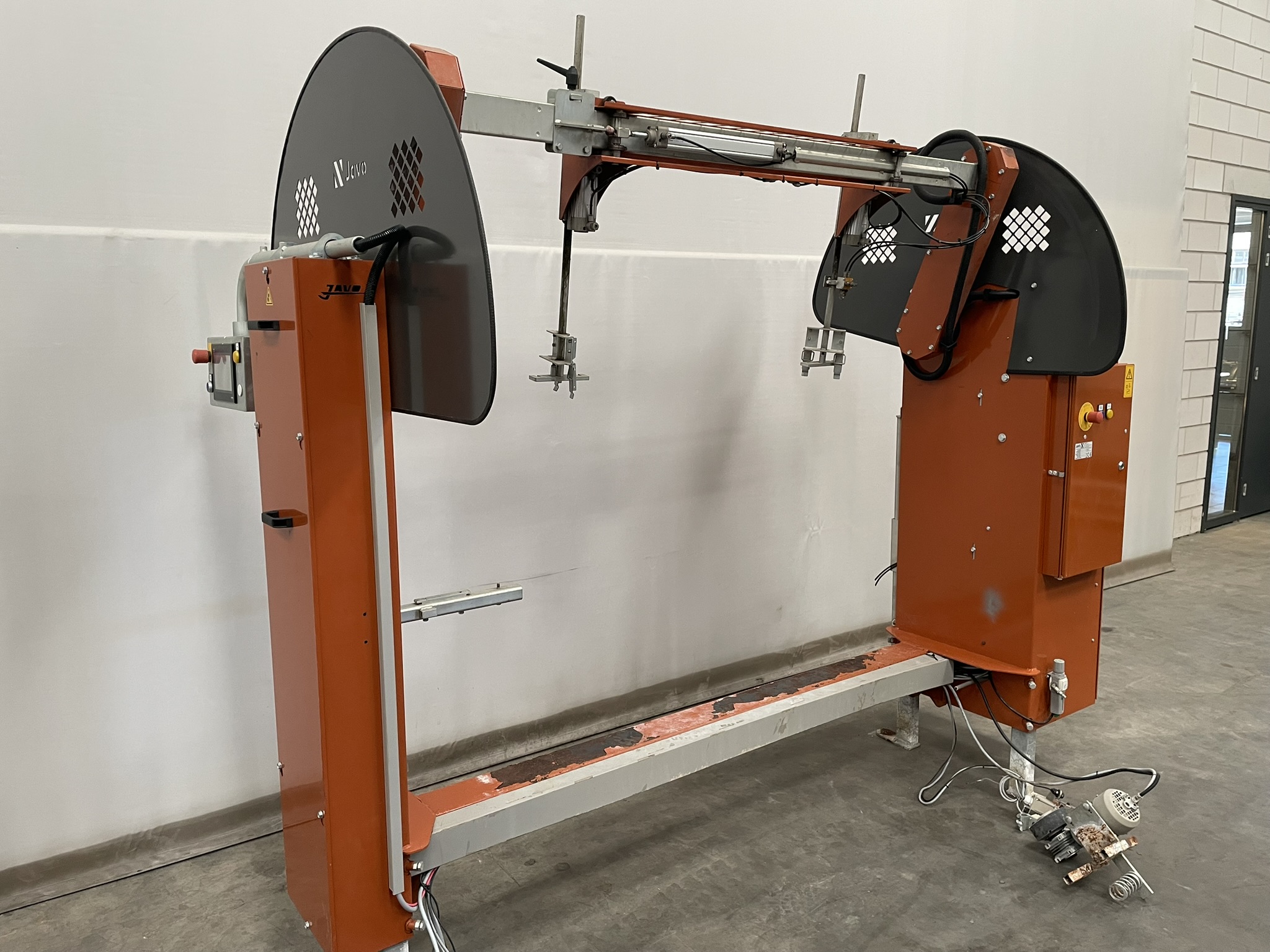Javo Swing drop-down robots