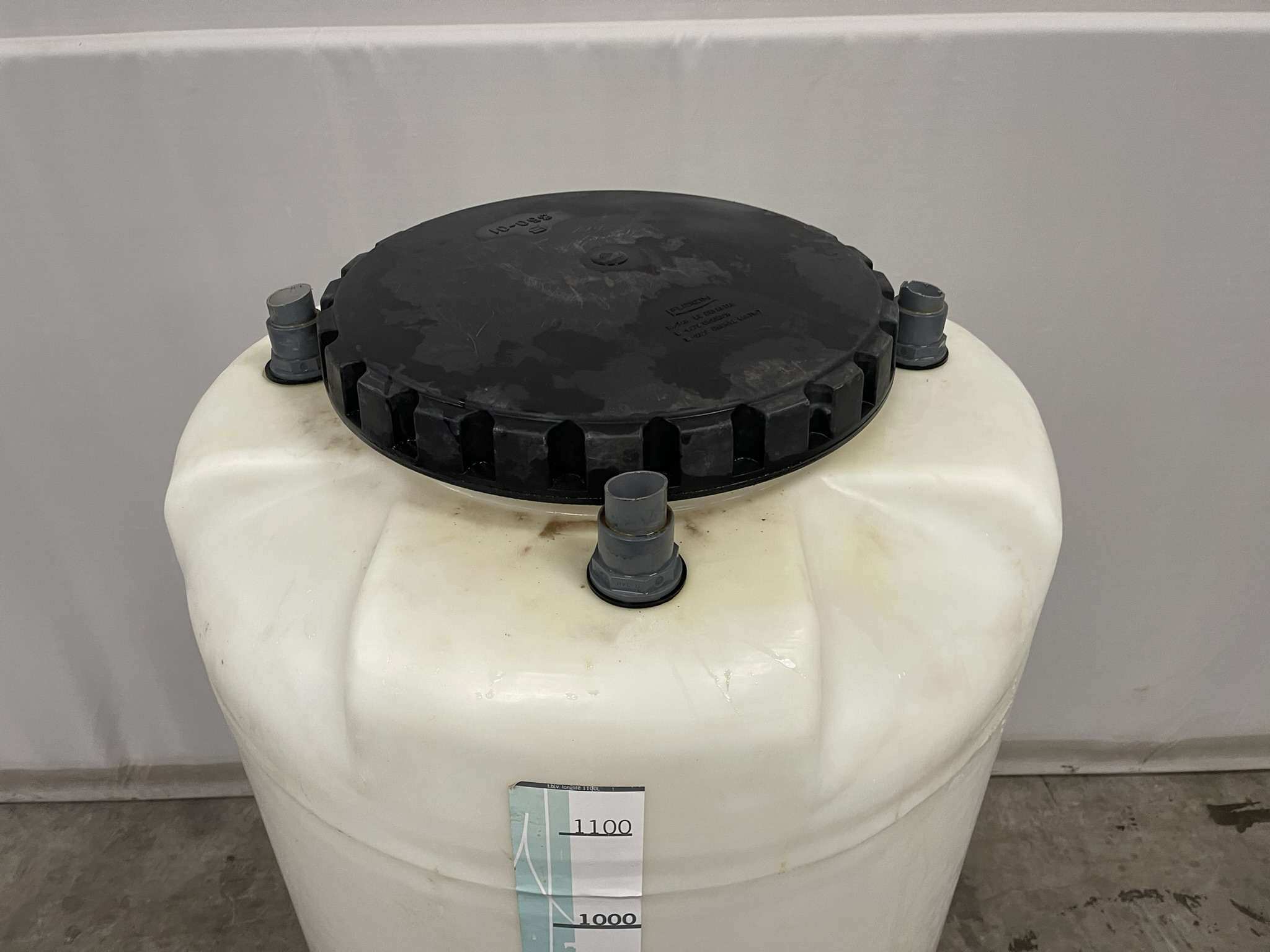 Liquid fertilizer barrel 1100 liters