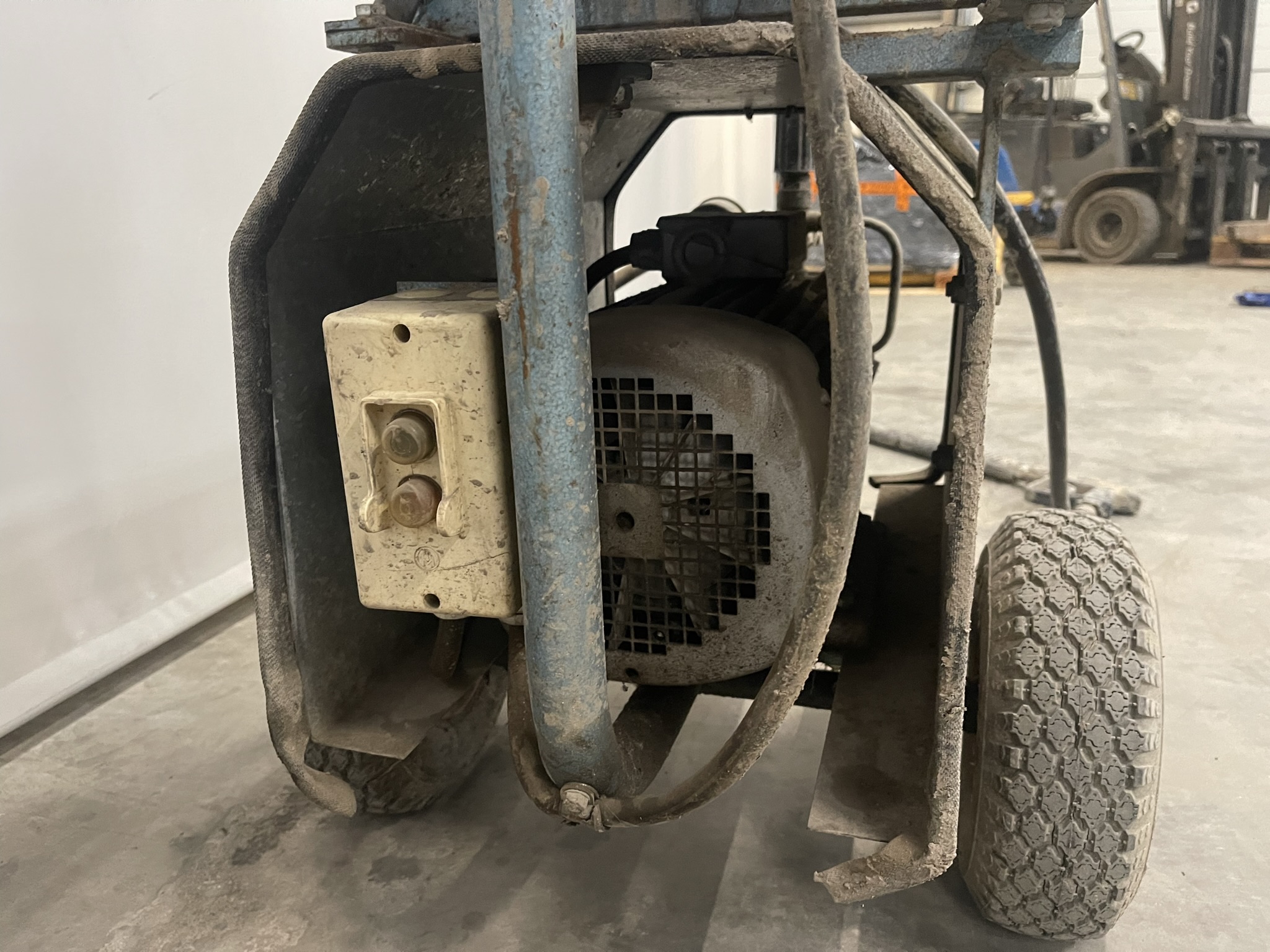 Spuitwagen met slanghaspel