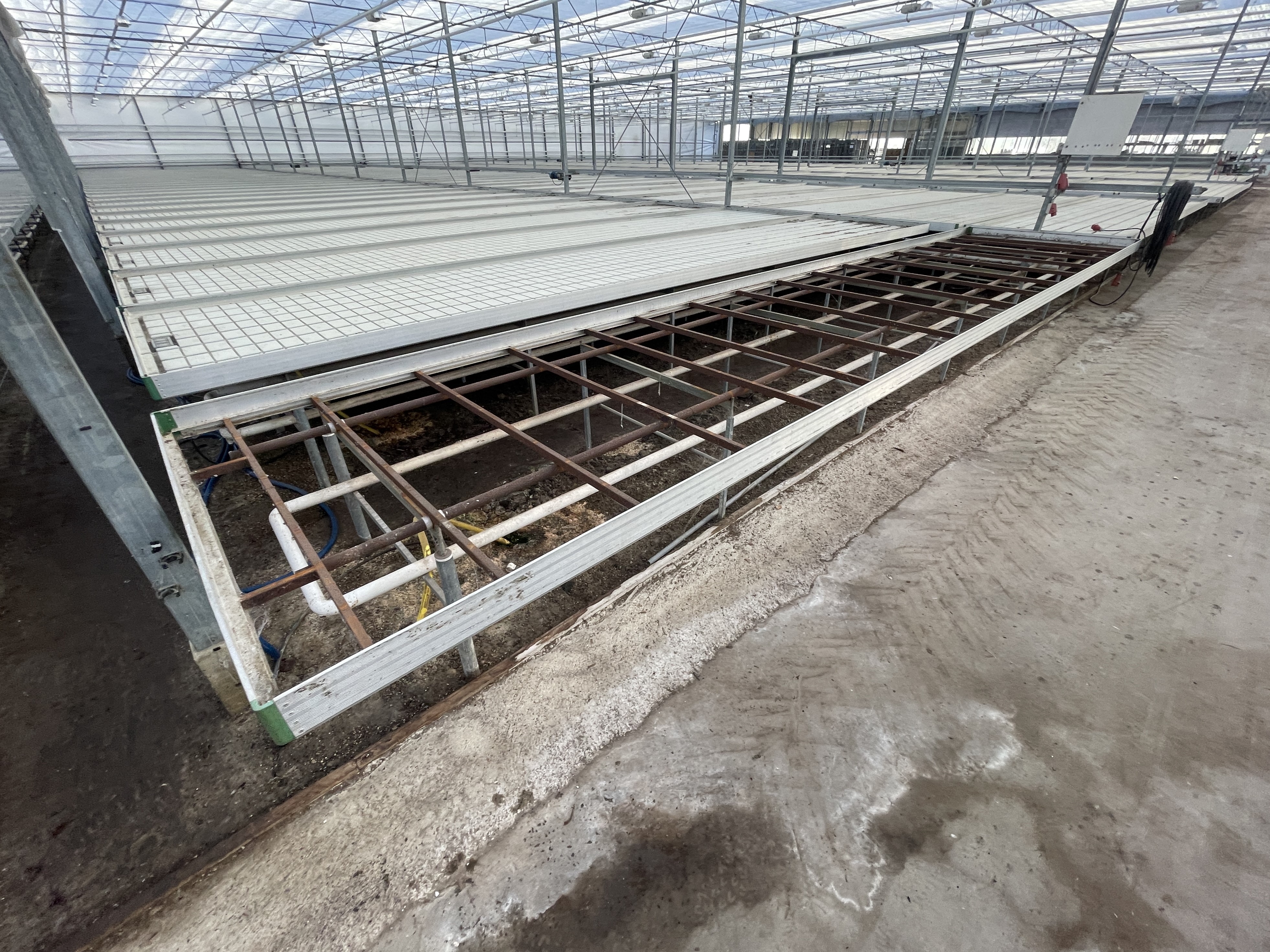 Roltafels met eb en vloed bodem