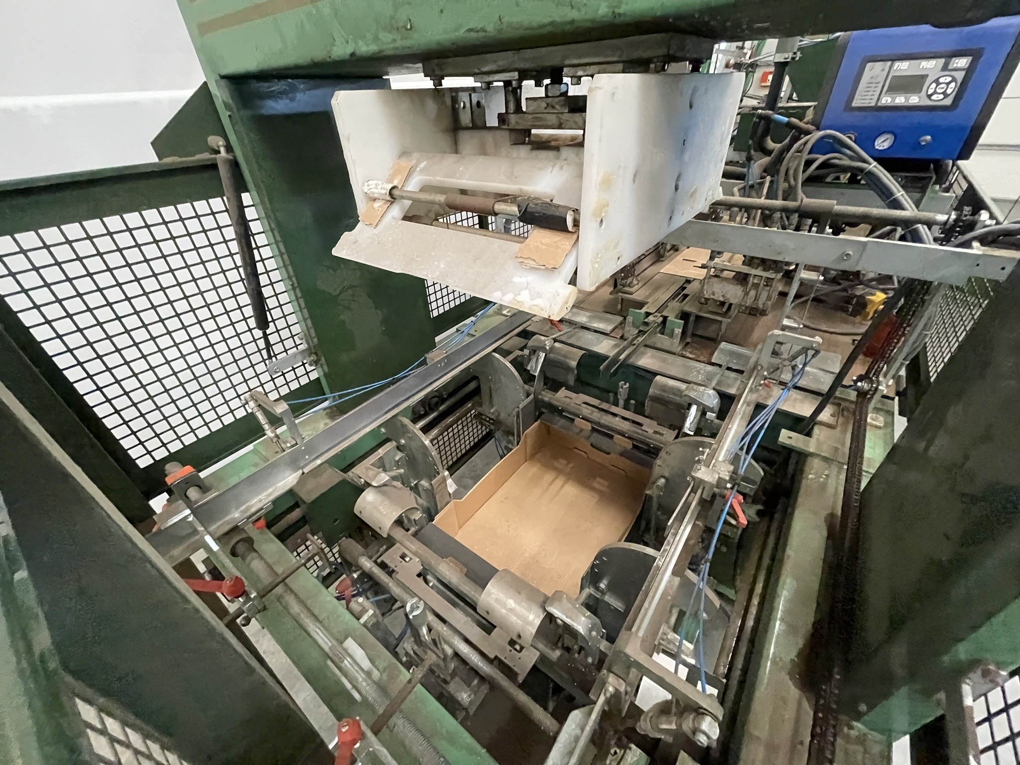 Boix dozenopzetmachine incl. stapel/uitvoer unit