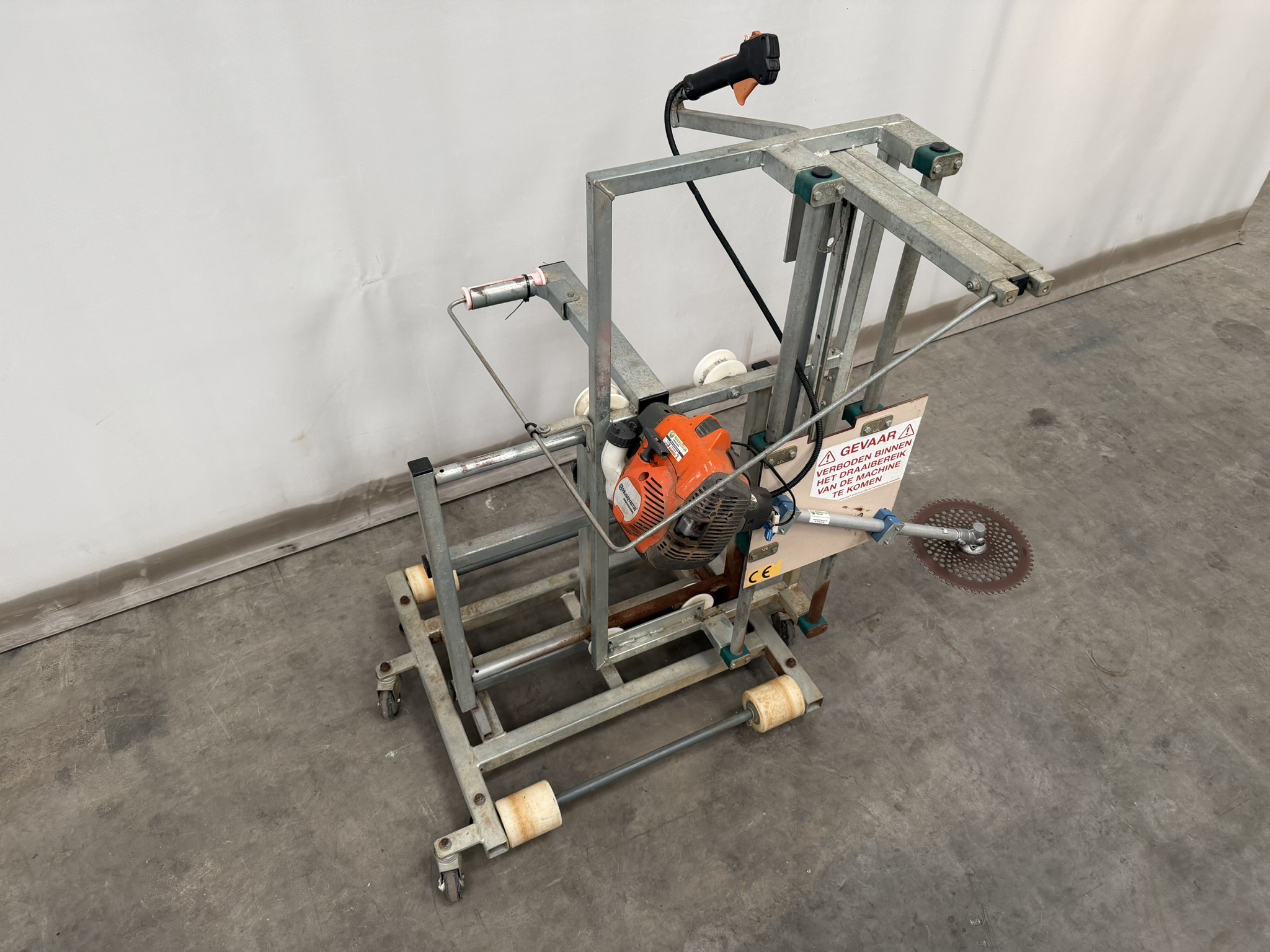pipe rail log saw