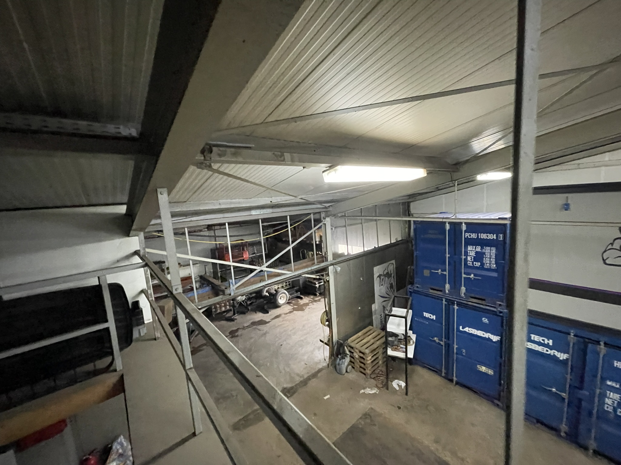 Business space 733 m²