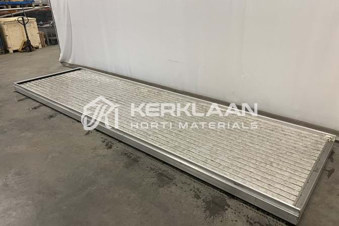 Aluminum mobile container with aluminium ebb and flow bottom