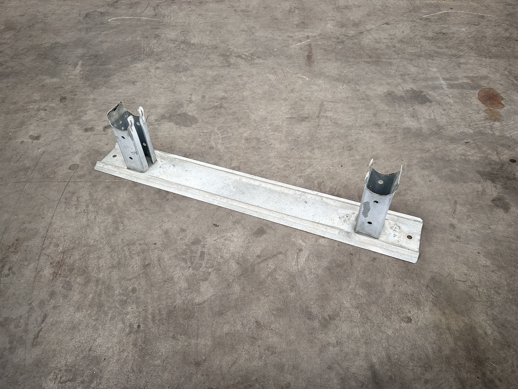 Pipe rail supports clamped 120 mm