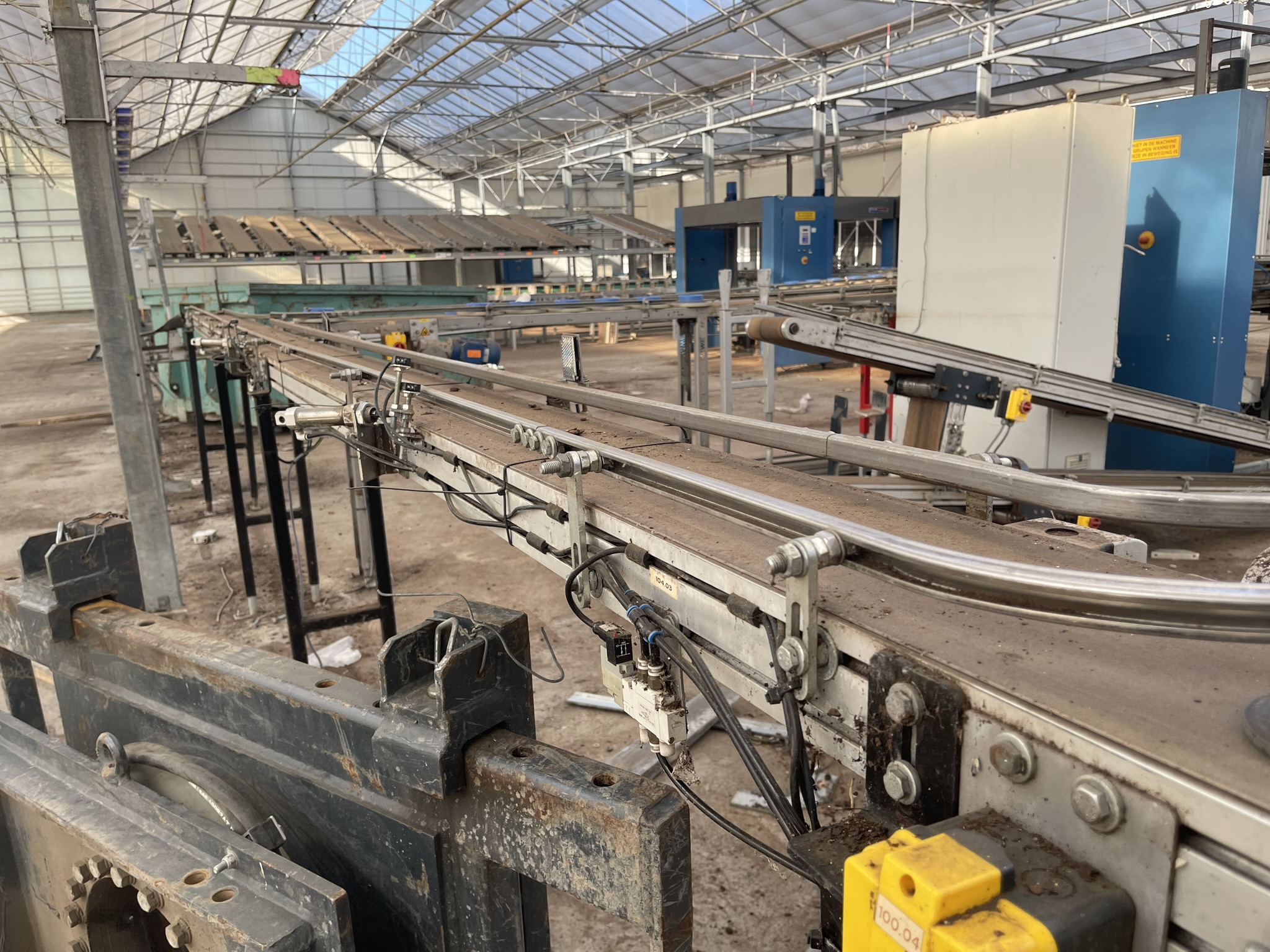 Flier conveyor belts