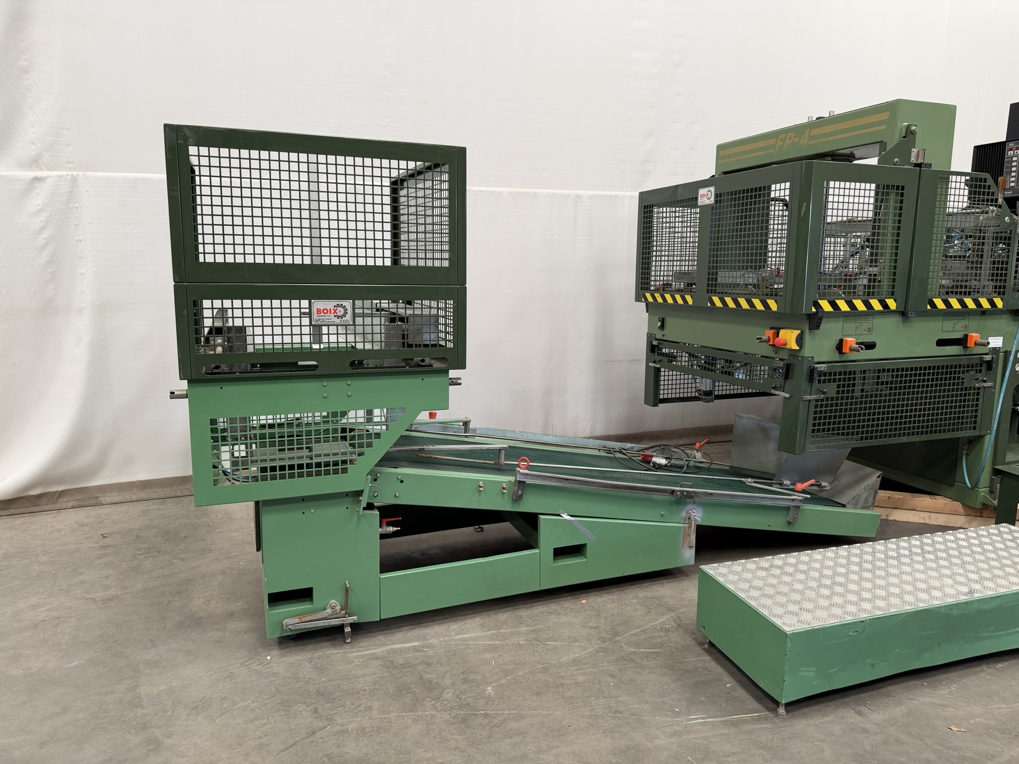 Boix dozenopzetmachine incl. stapel/uitvoer unit