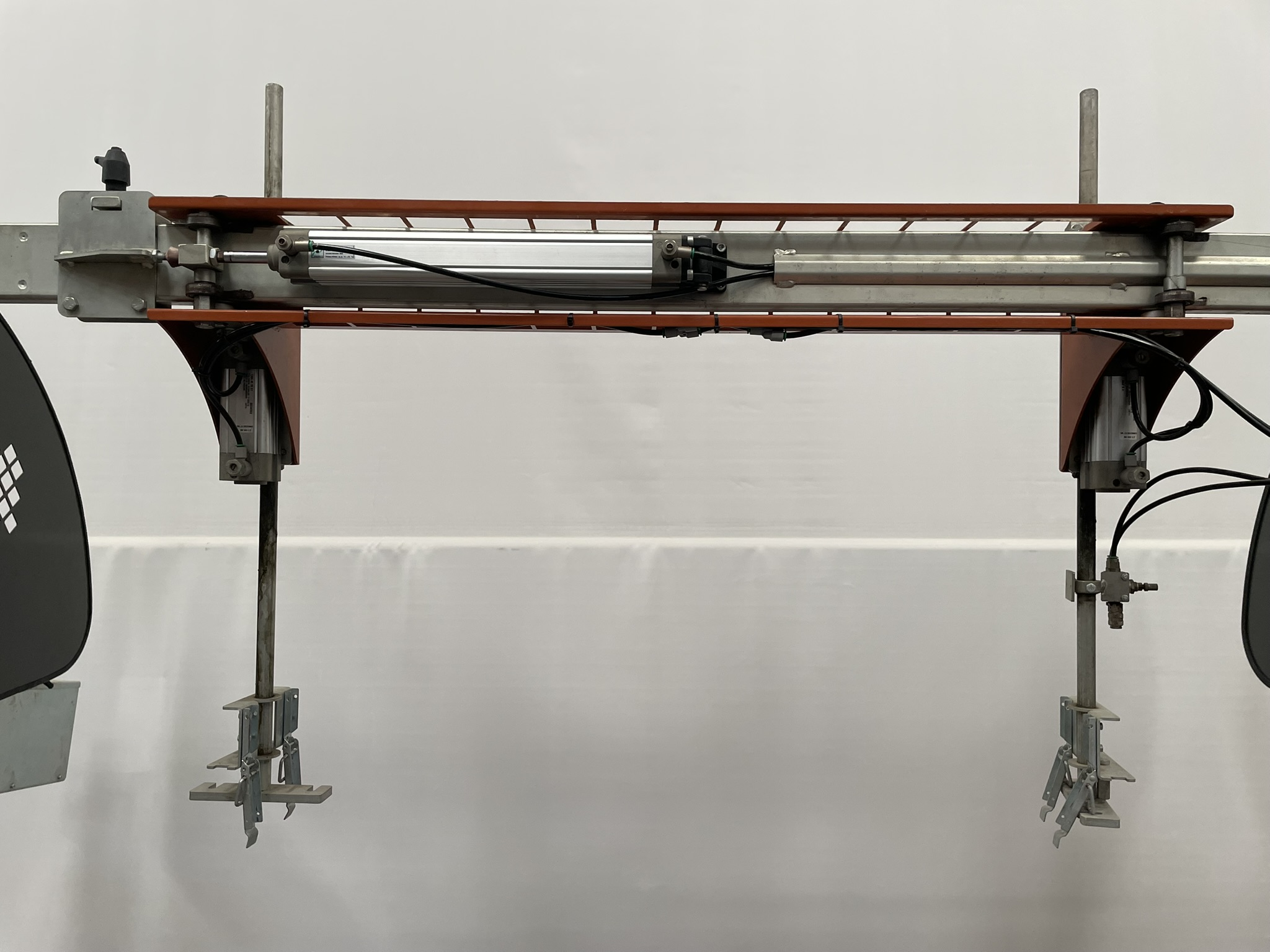 Javo Swing drop-down robots