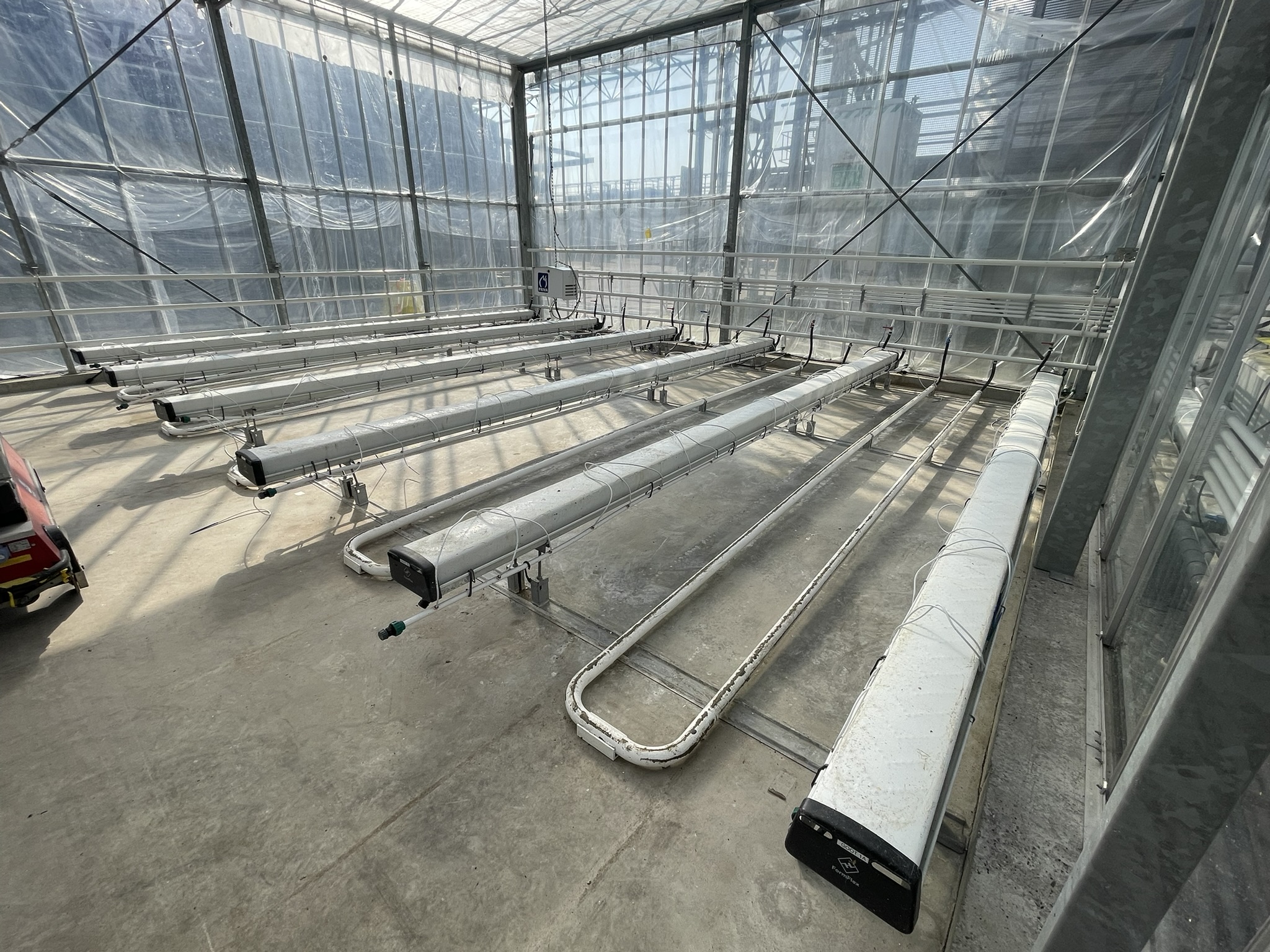 Complete turnkey test greenhouse 240 m²