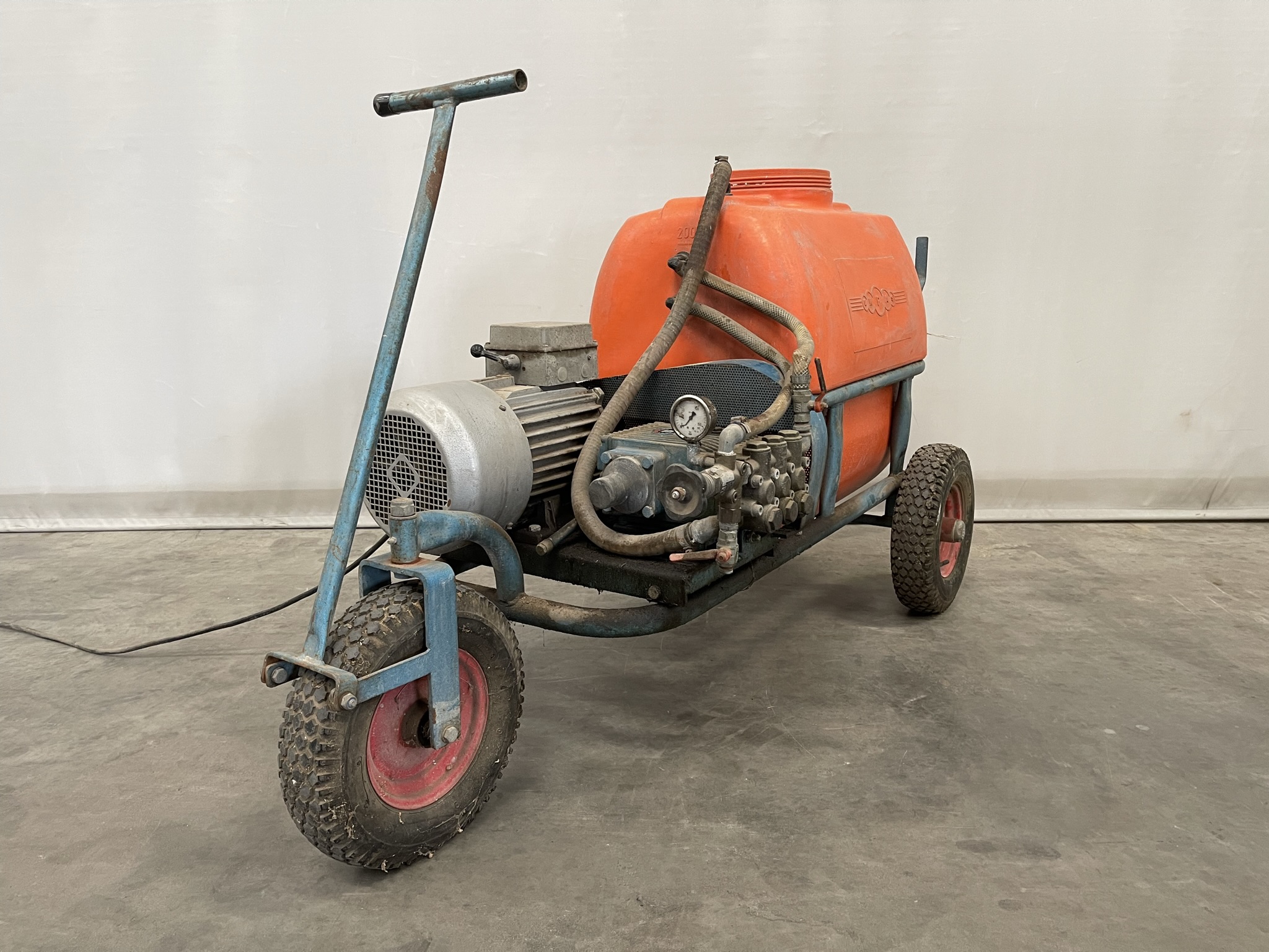 Empas 200 liter spraying trolley