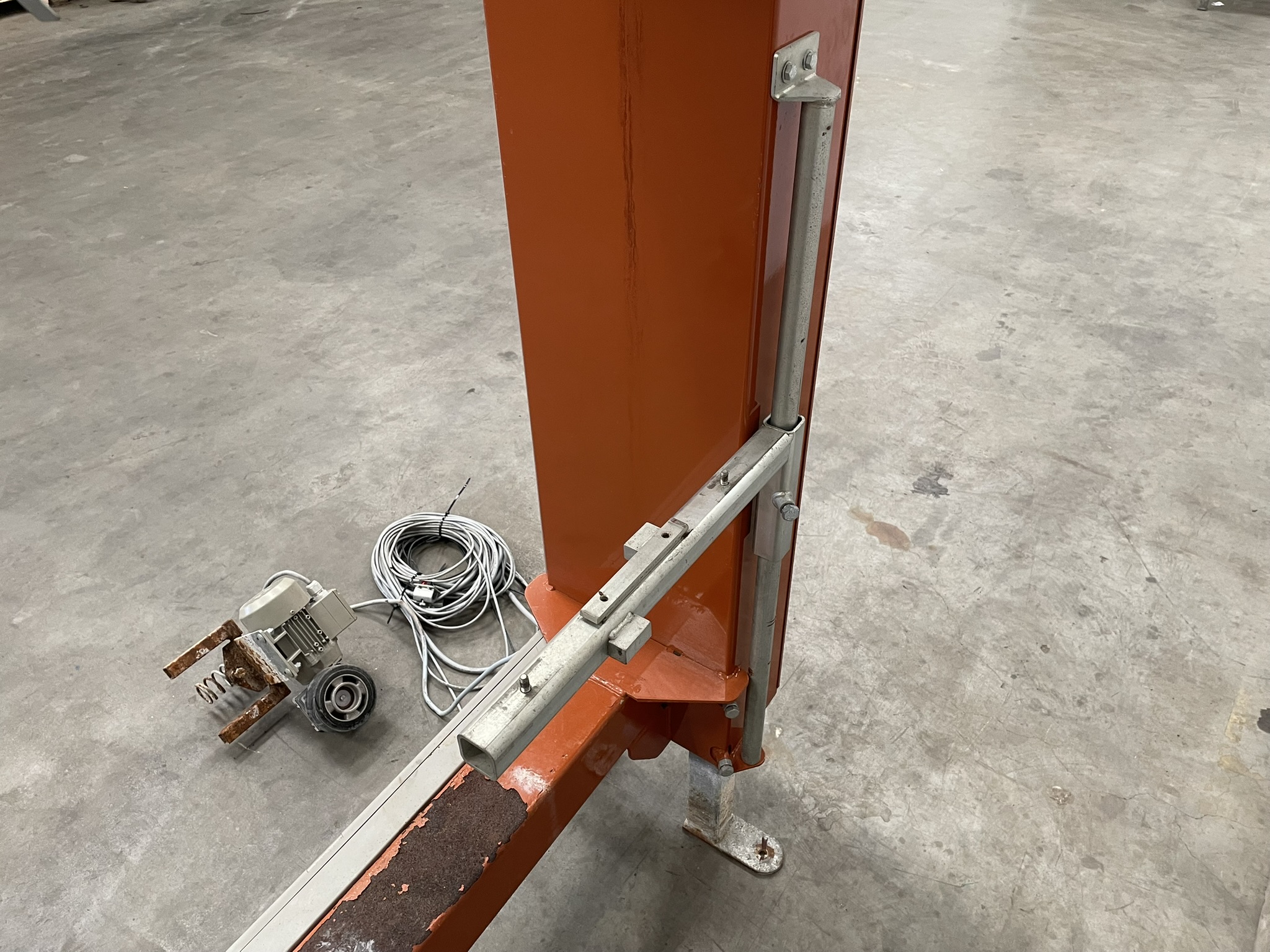 Javo Swing drop-down robots