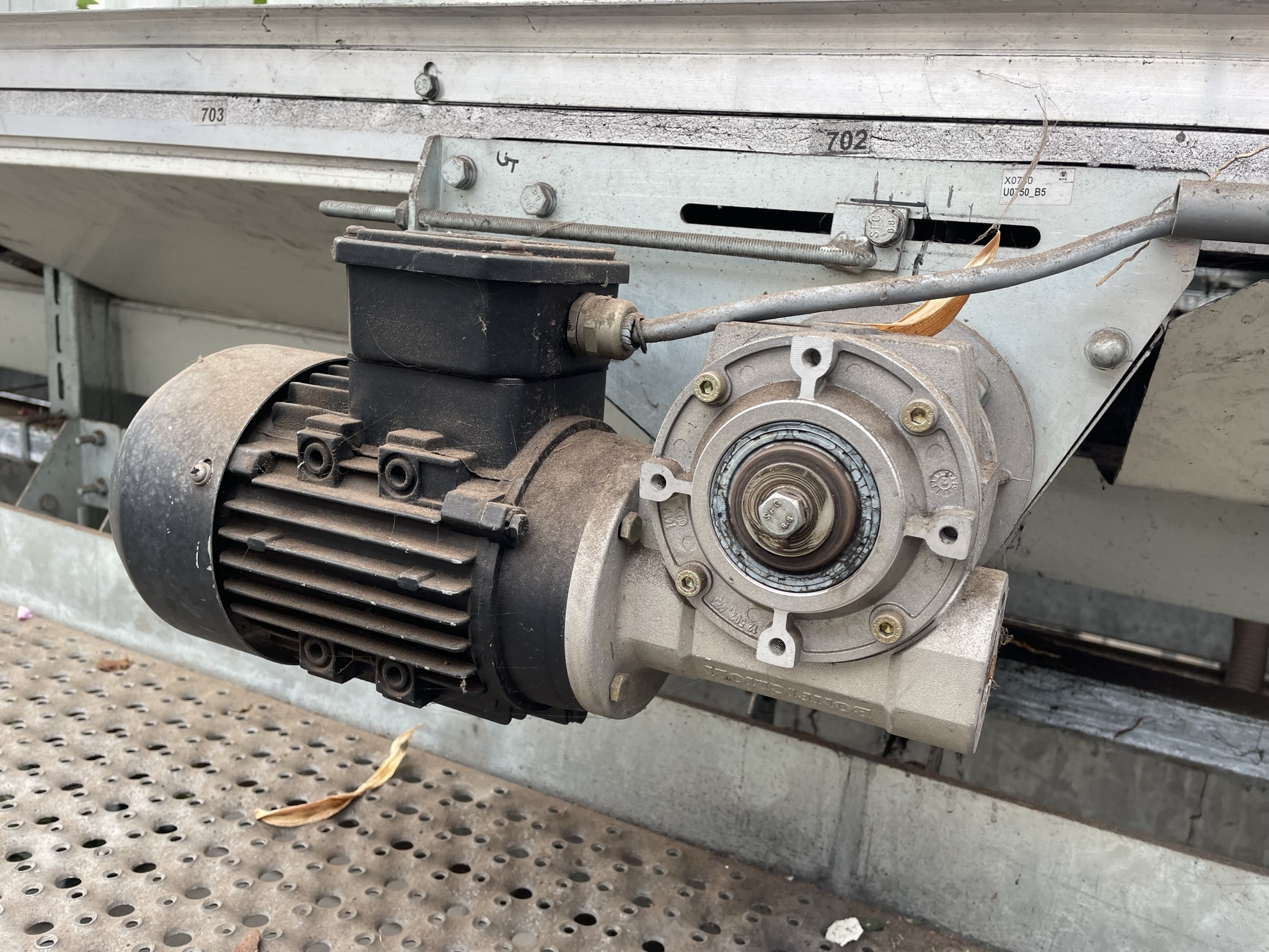 Various loose parts WPS delivery, sorting and buffer system