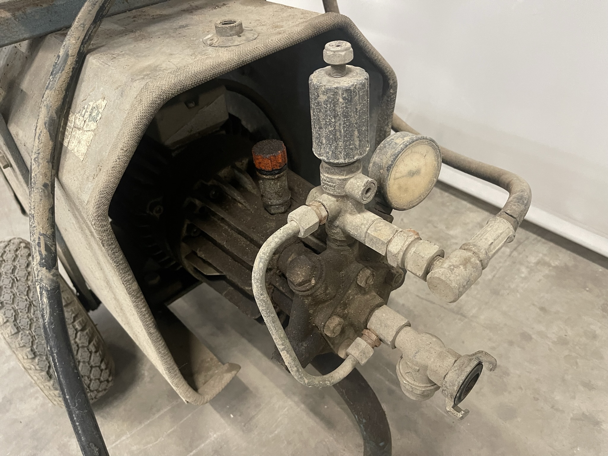 Spuitwagen met slanghaspel