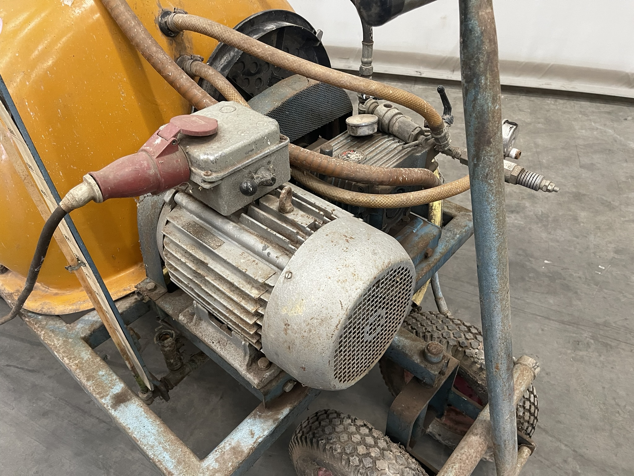 Empas spray cart 600 liters