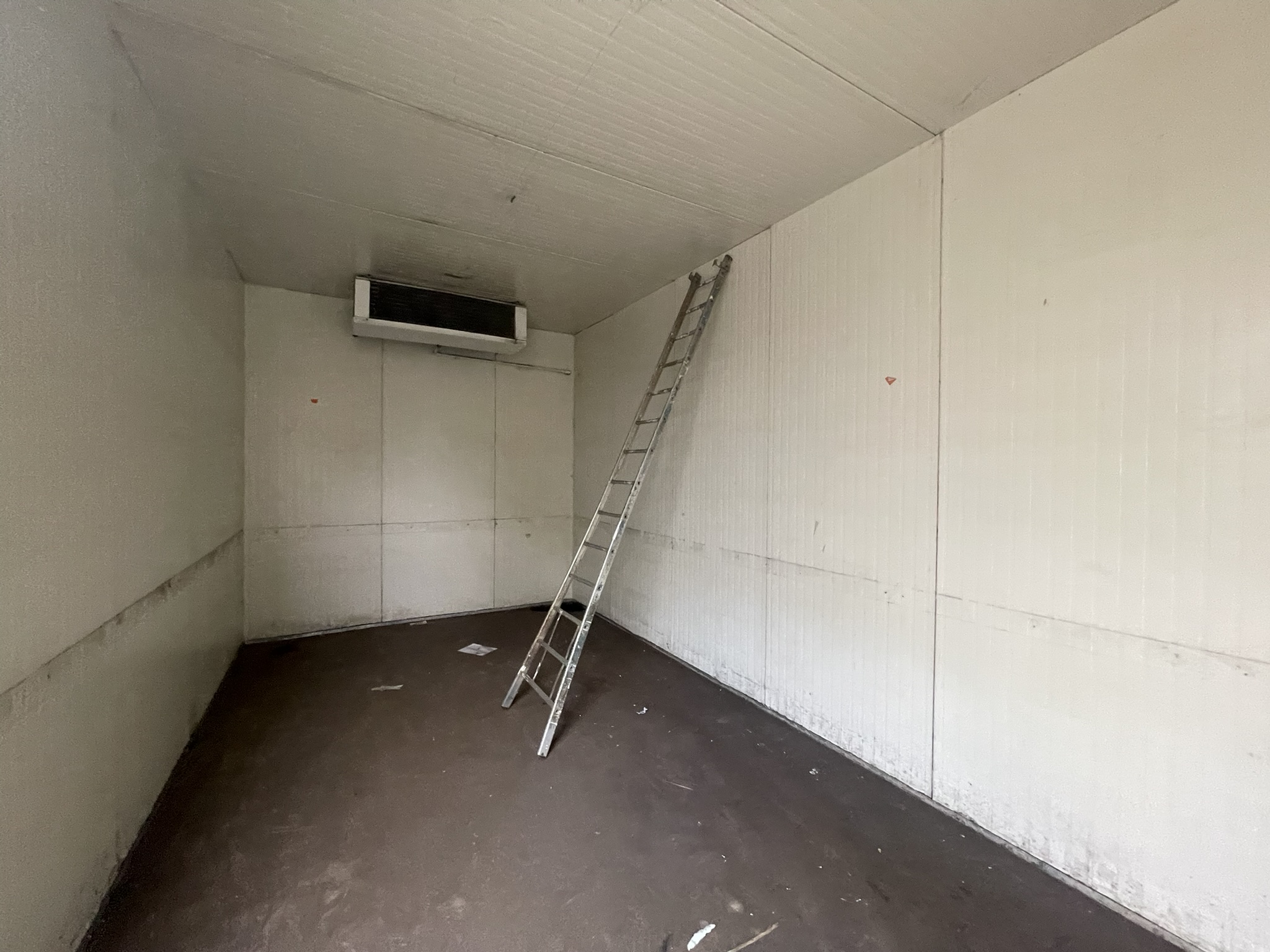 Cooling room 79 m³ / 25 m²