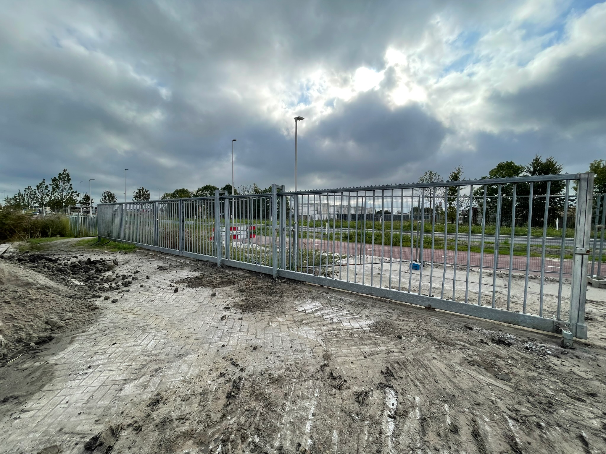 Double sliding gate 34,500 mm