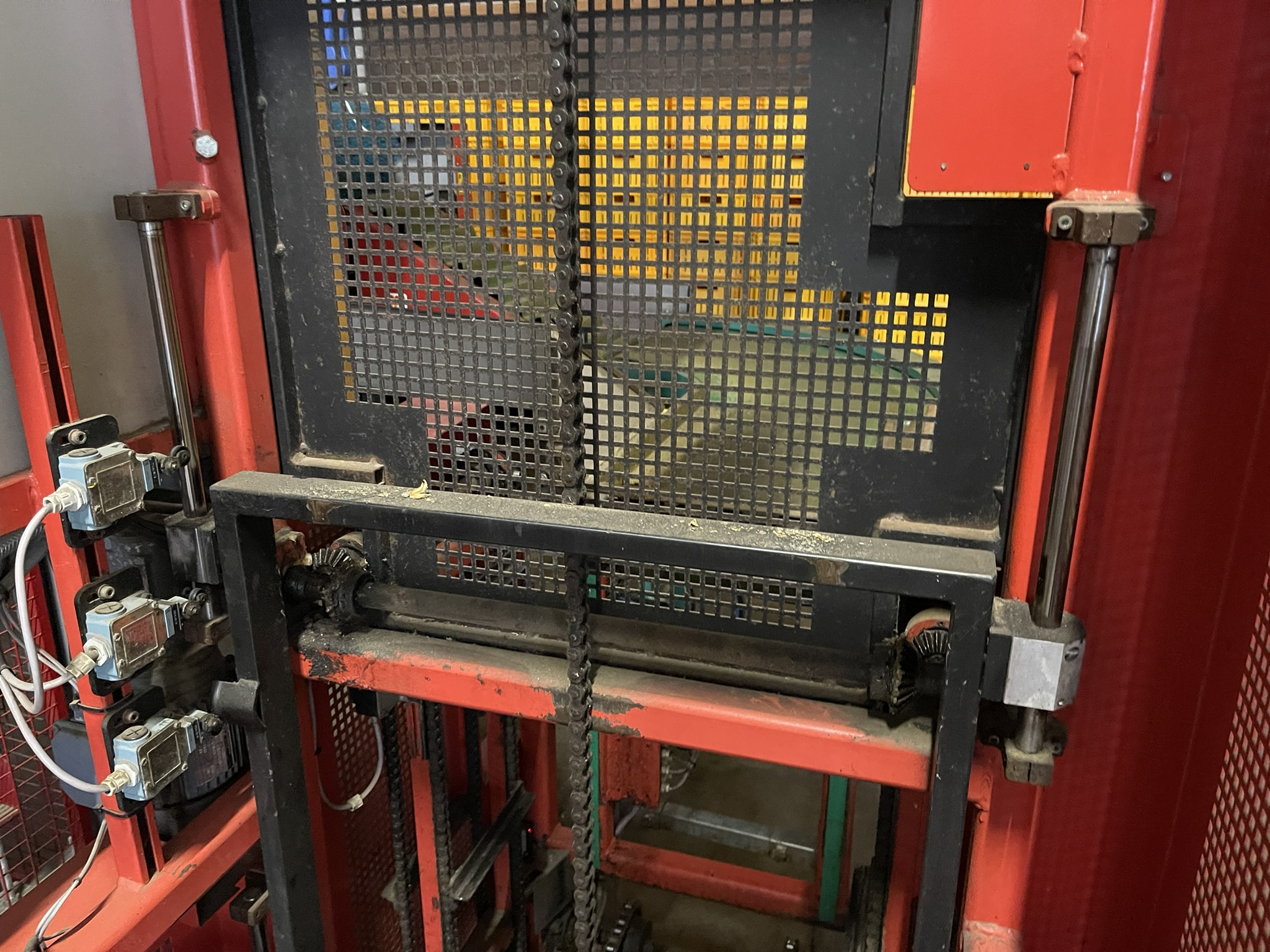 Destacker & Aweta Crate tipper