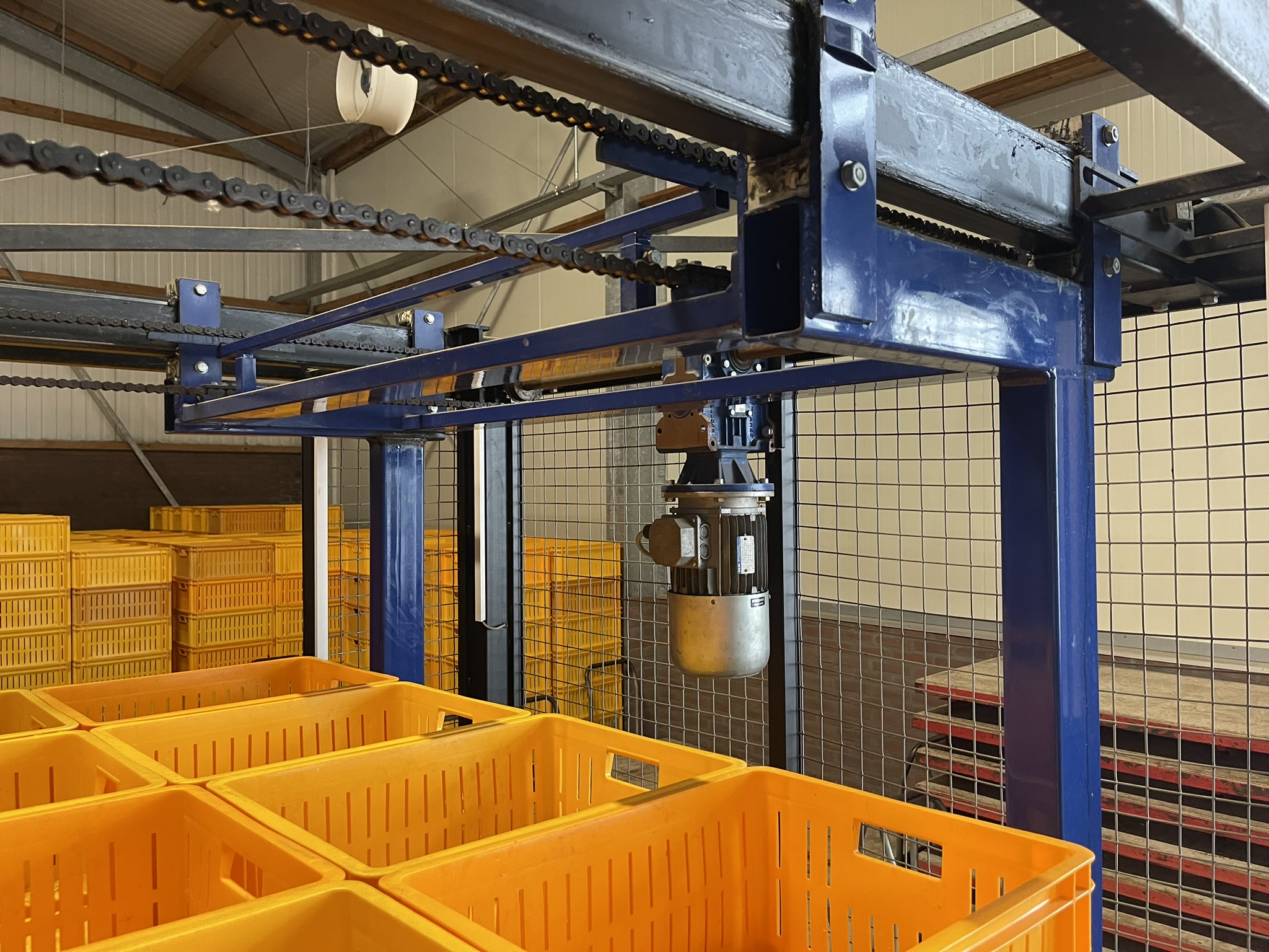 Destacker & Aweta Crate tipper