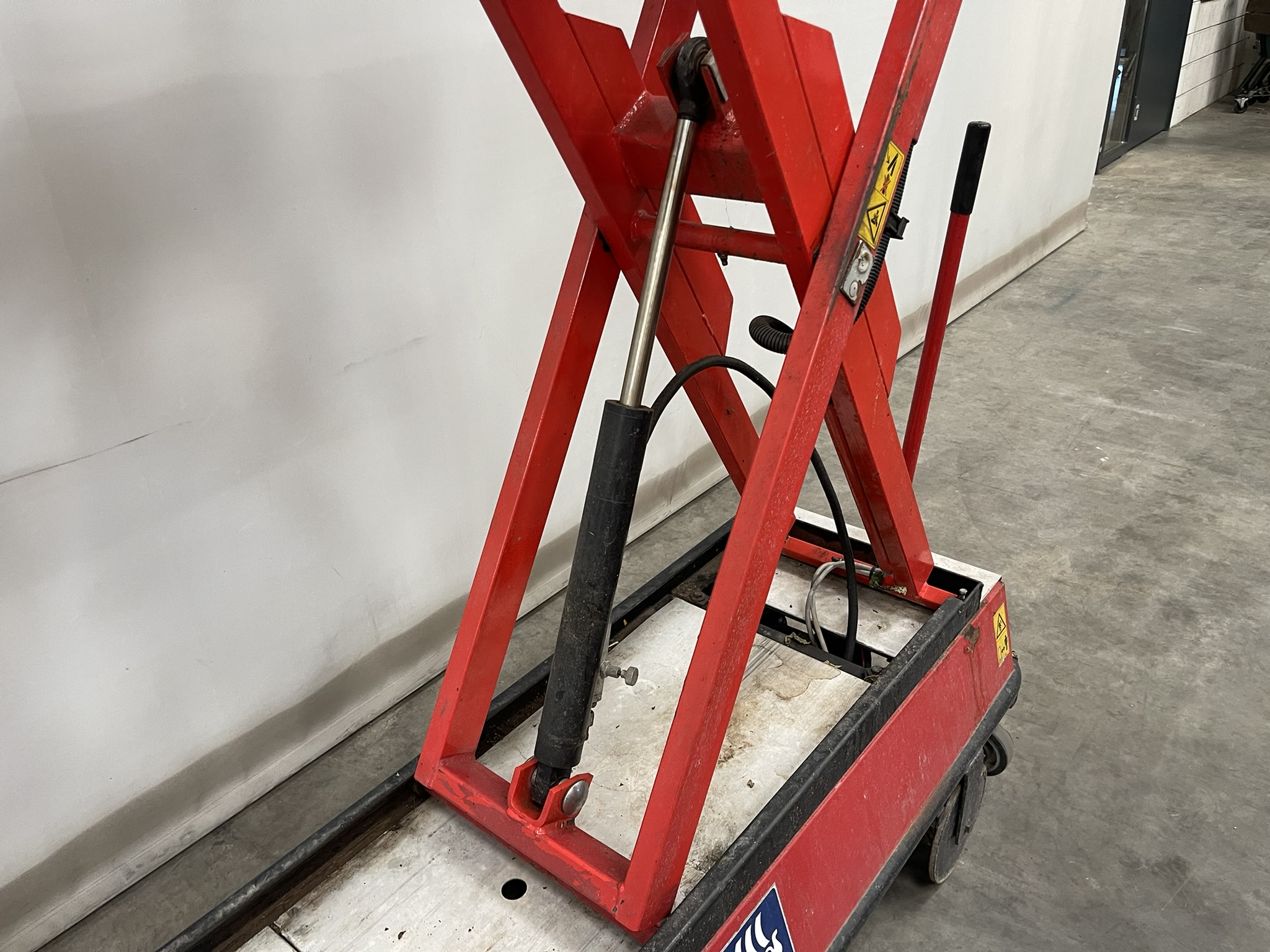 Berg pipe rail aerial work platform