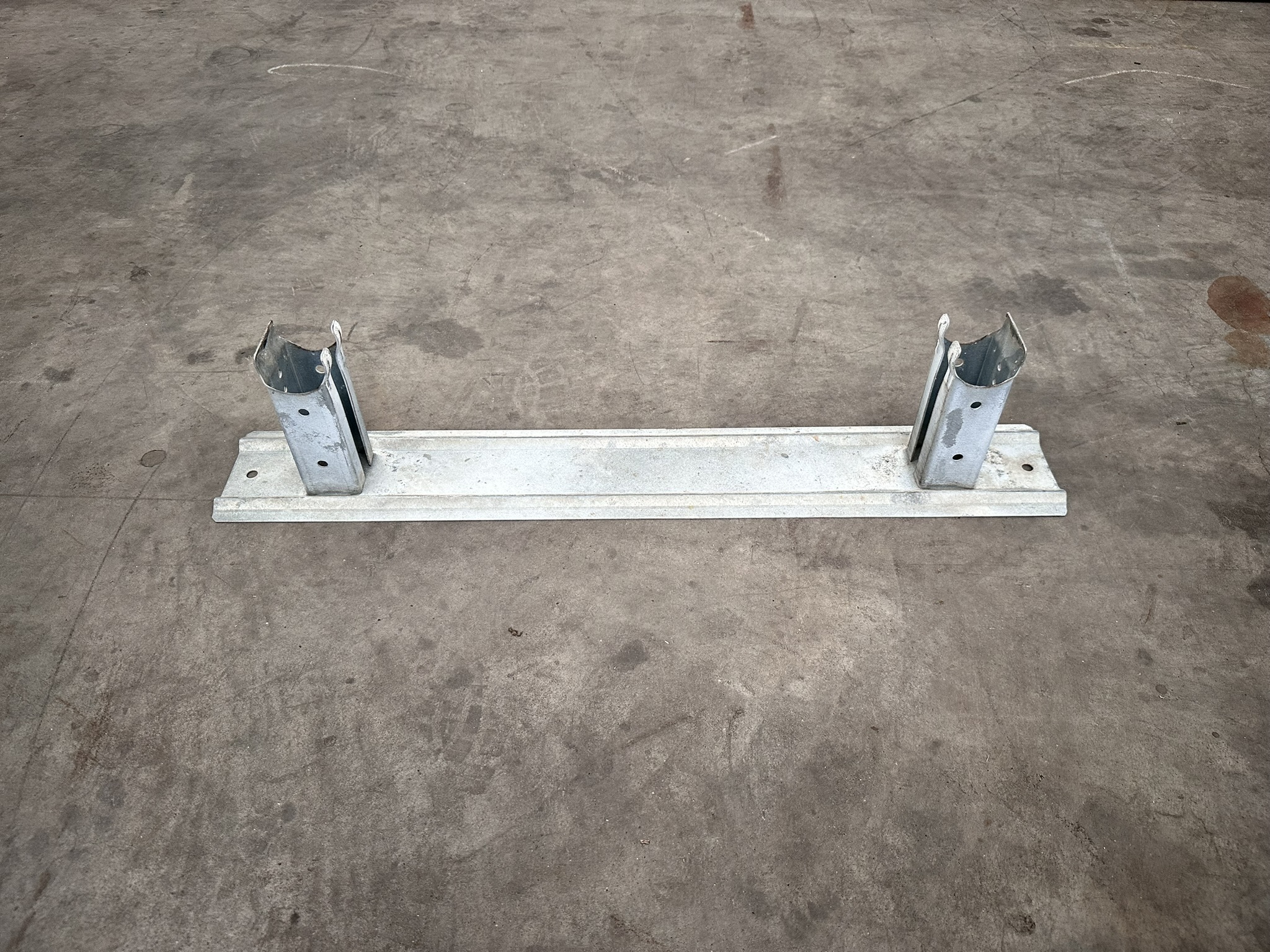 Pipe rail supports clamped 120 mm