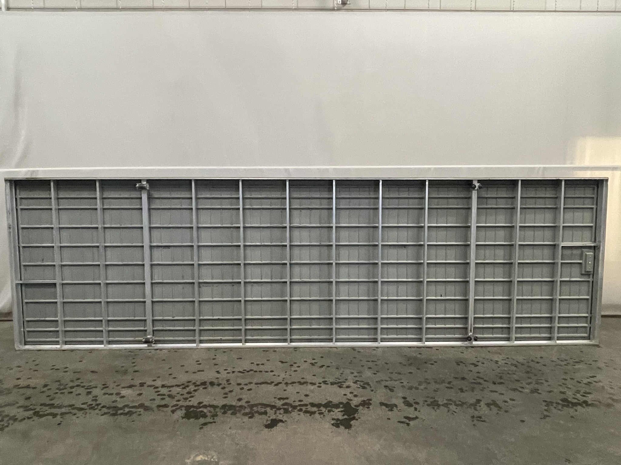 Aluminium rolcontainers with plastic ebb and flowbottom