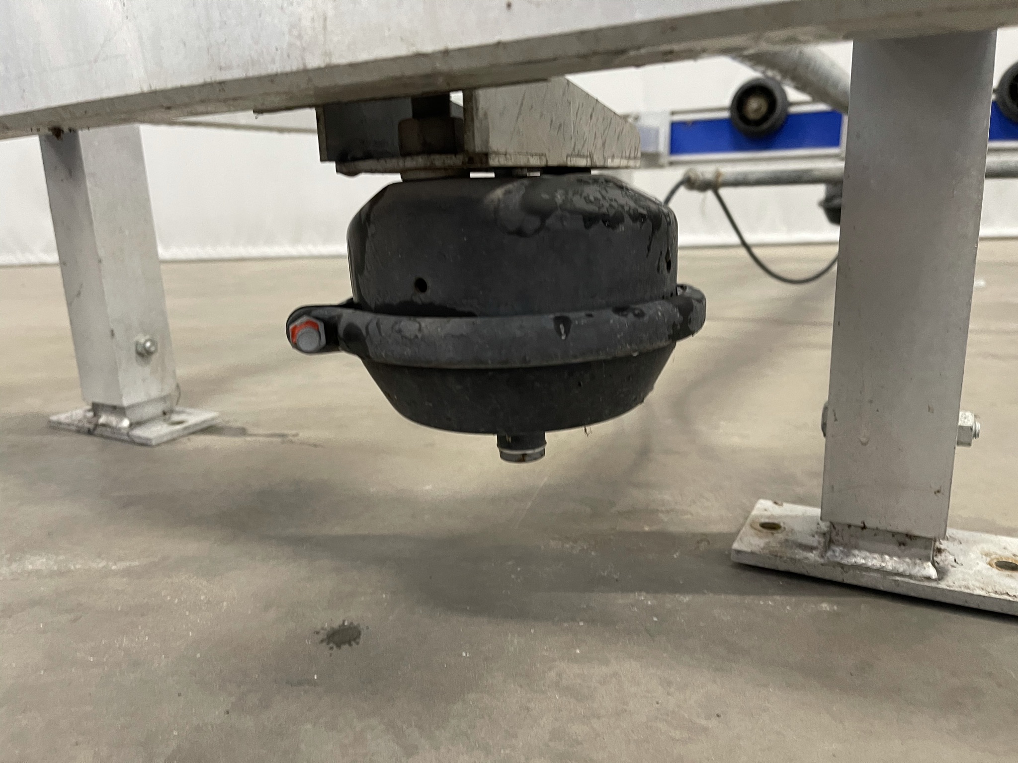 Roller table conveyors