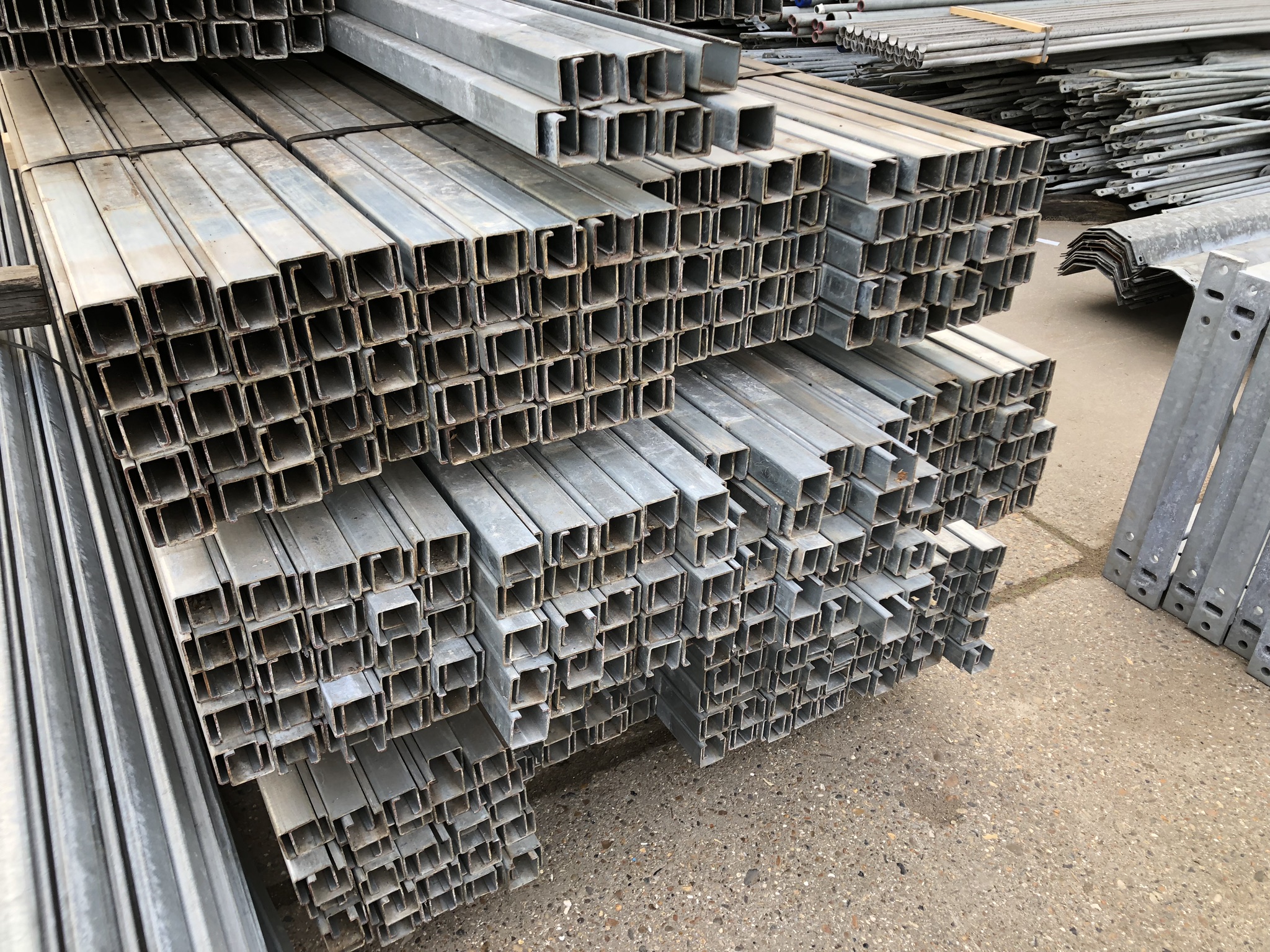 C-profile 35 x 35 mm