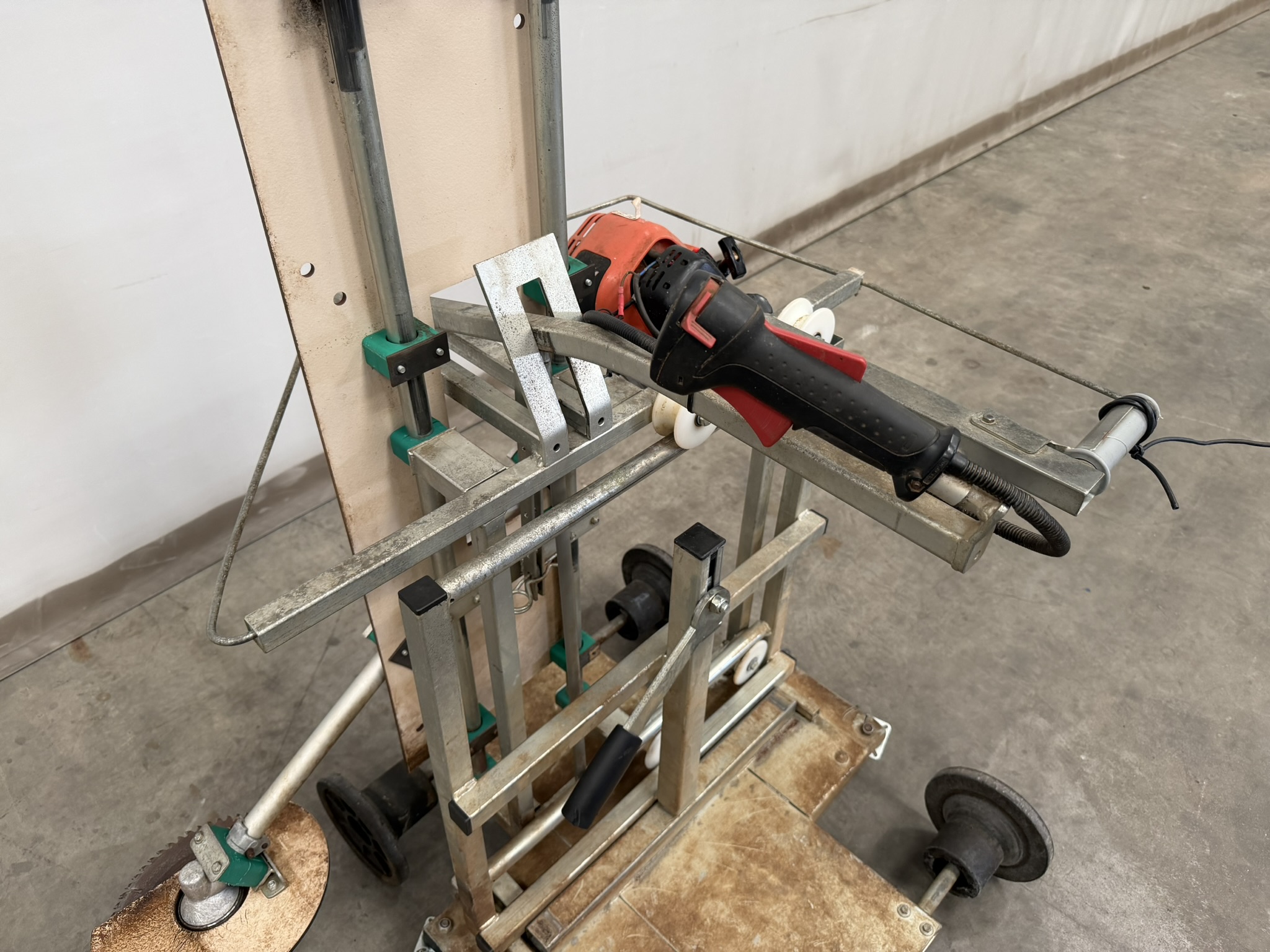 pipe rail log saw