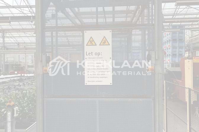 Automatic container transporter