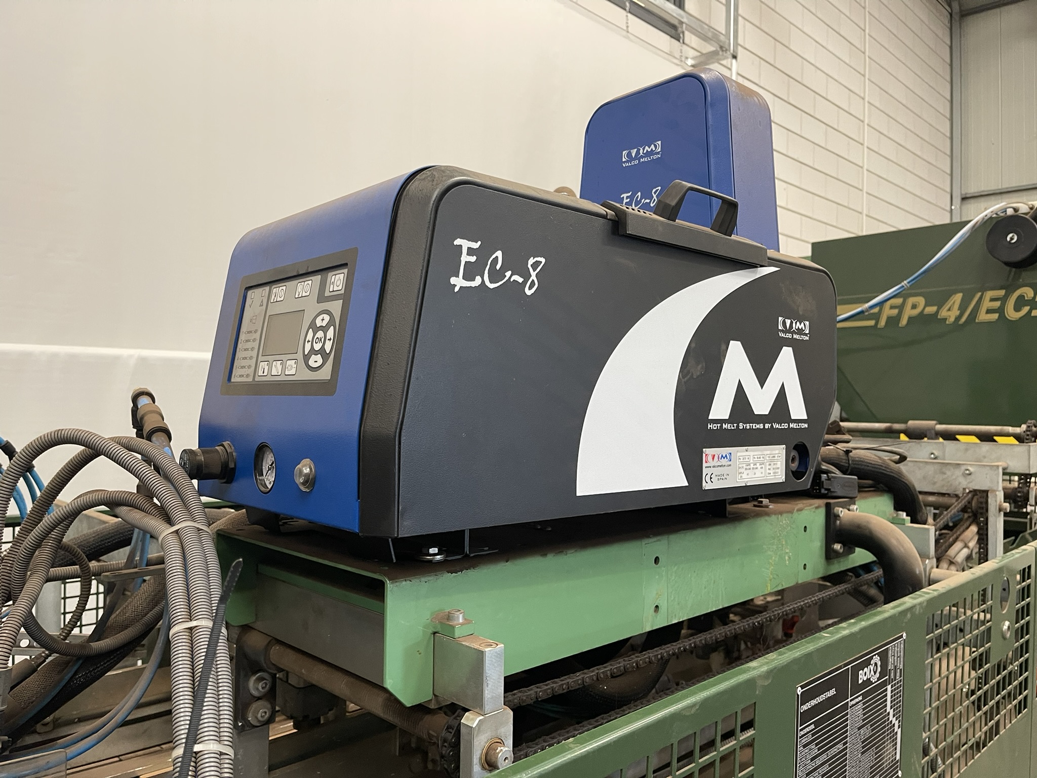 Boix dozenopzetmachine incl. stapel/uitvoer unit