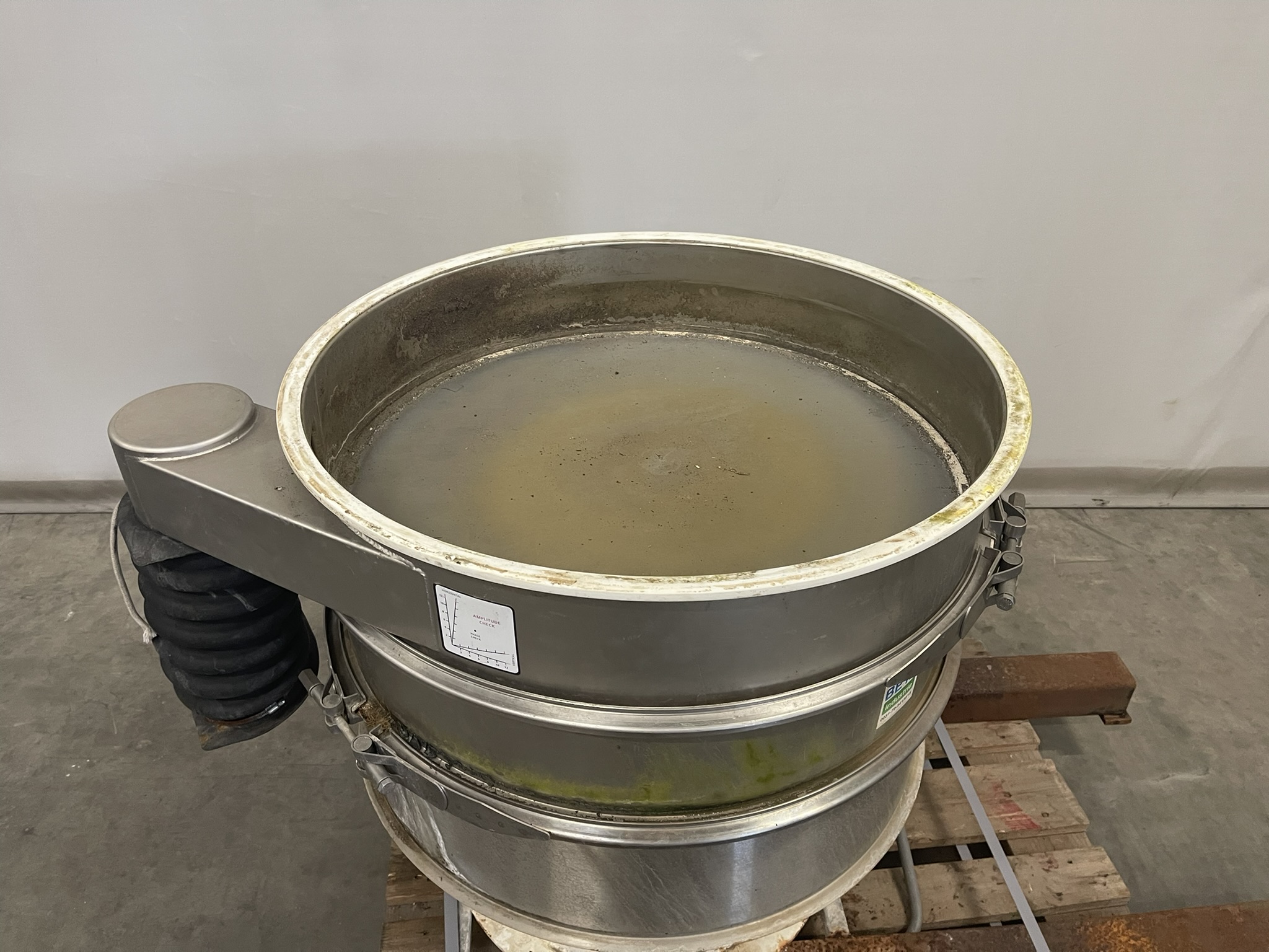 Amkco BETA 750 vibrating sieve