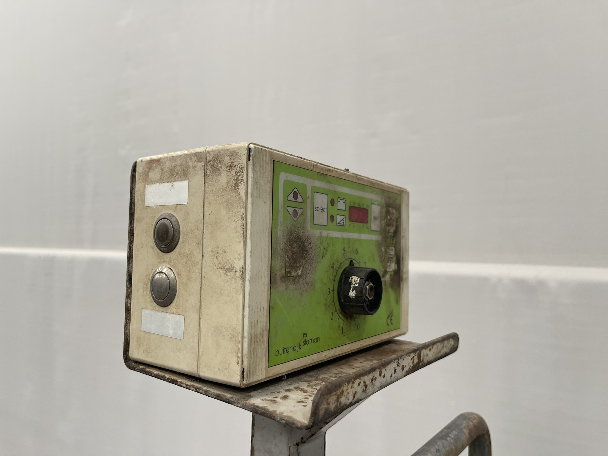 Pipe rail aerial platform incl. rope machine