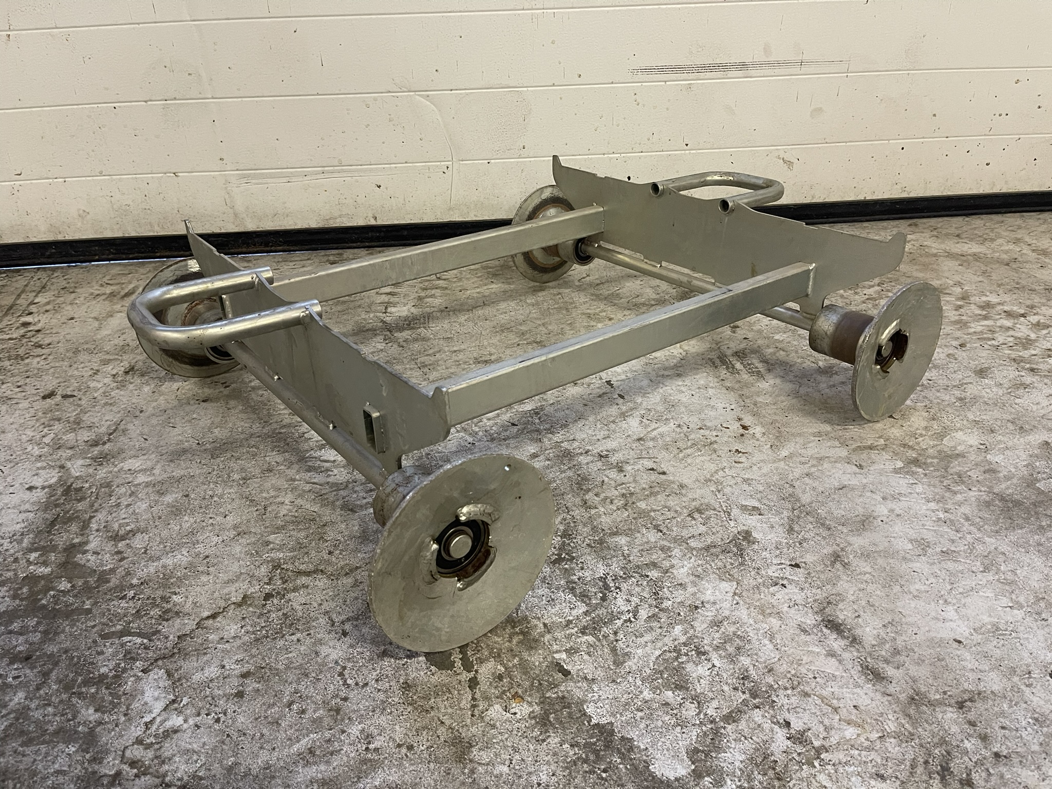 Pipe rail trolleys for Danish trolleys