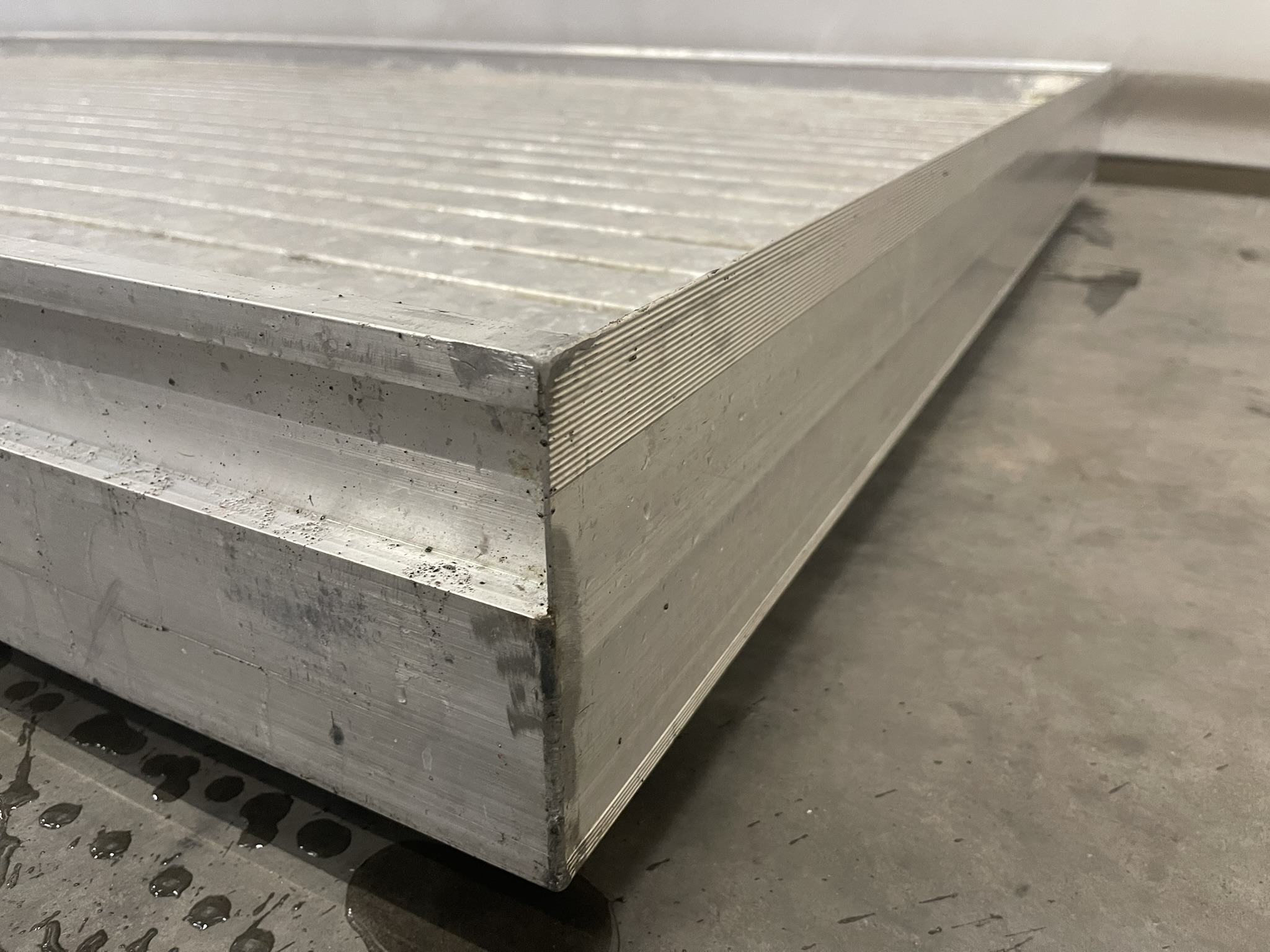 Aluminium rolcontainers met aluminium eb- en vloedbodem