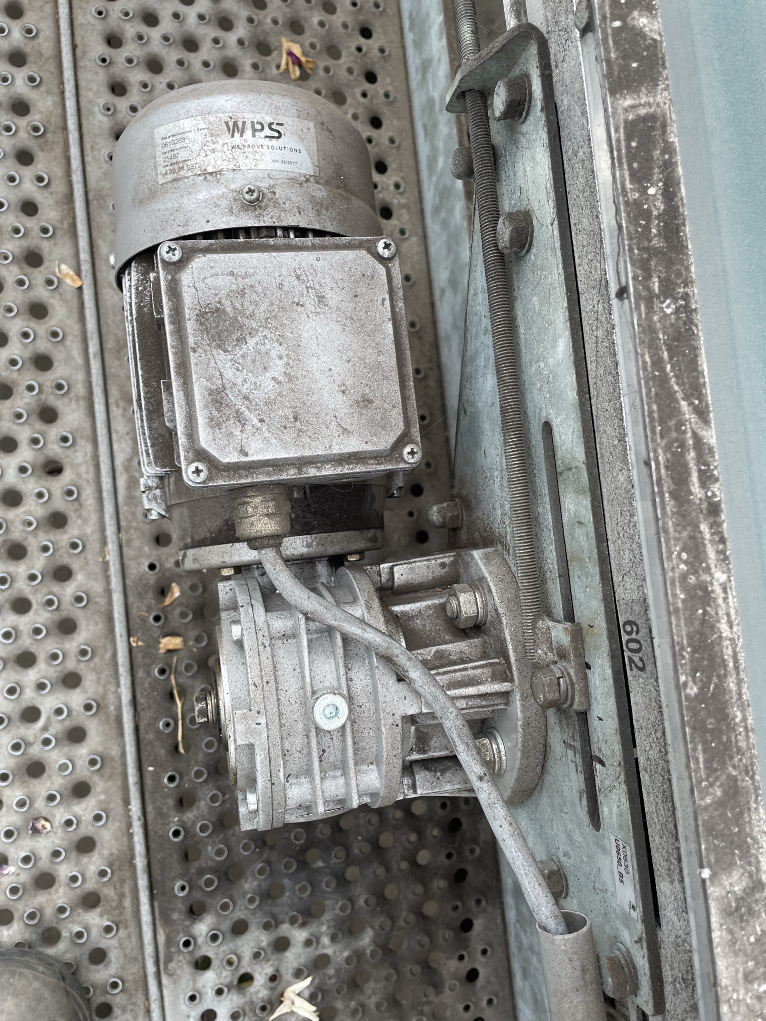 Various loose parts WPS delivery, sorting and buffer system