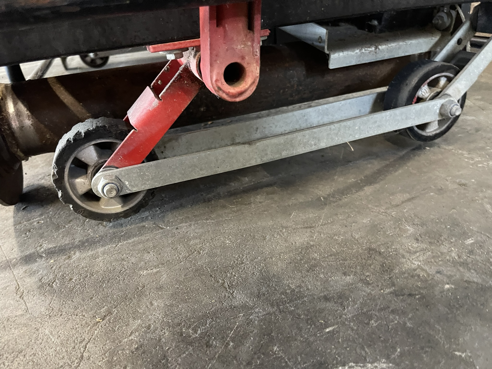 Berg pipe rail aerial worker