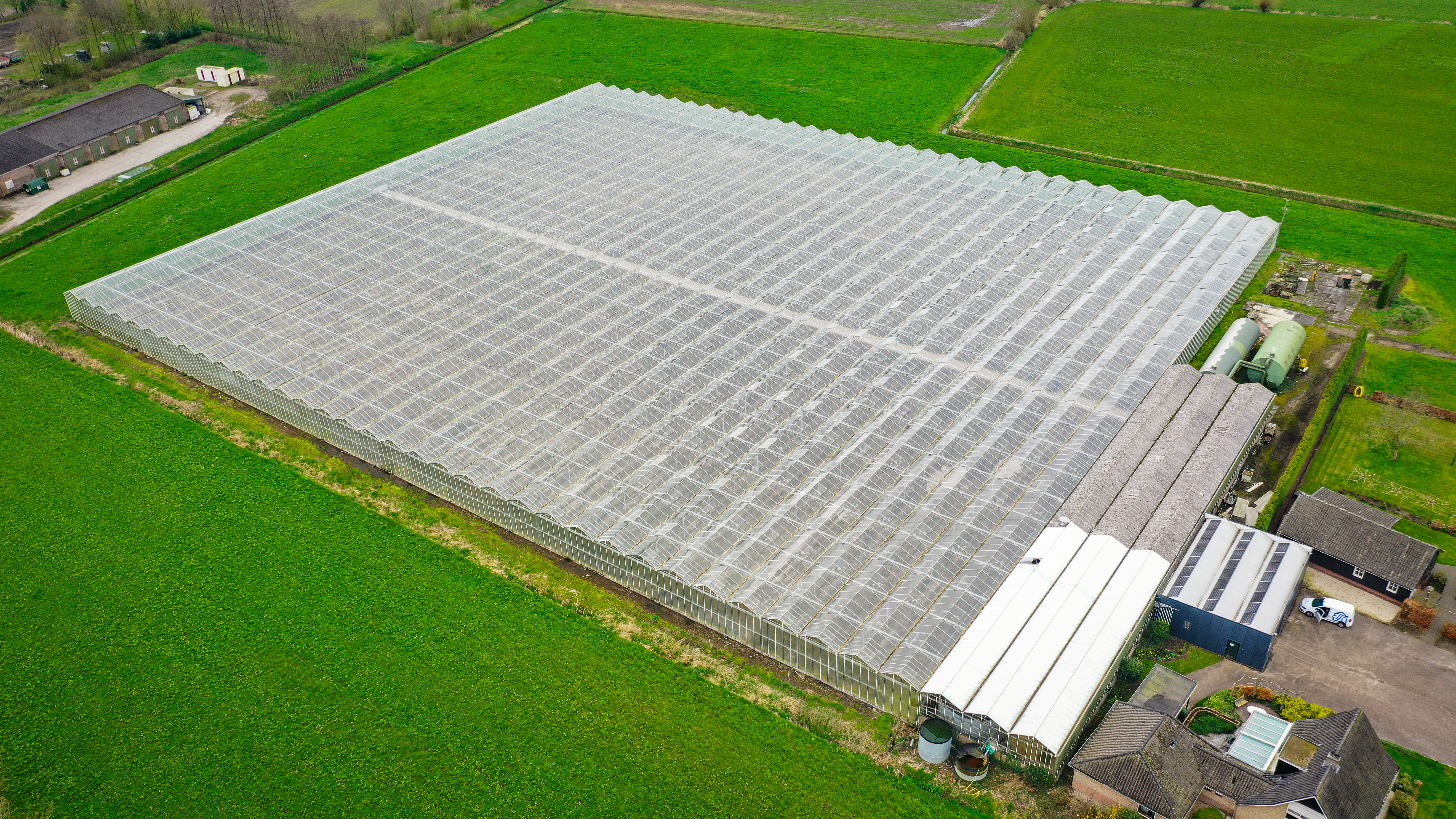 Venlo kas 8,00 m 15.300 m²