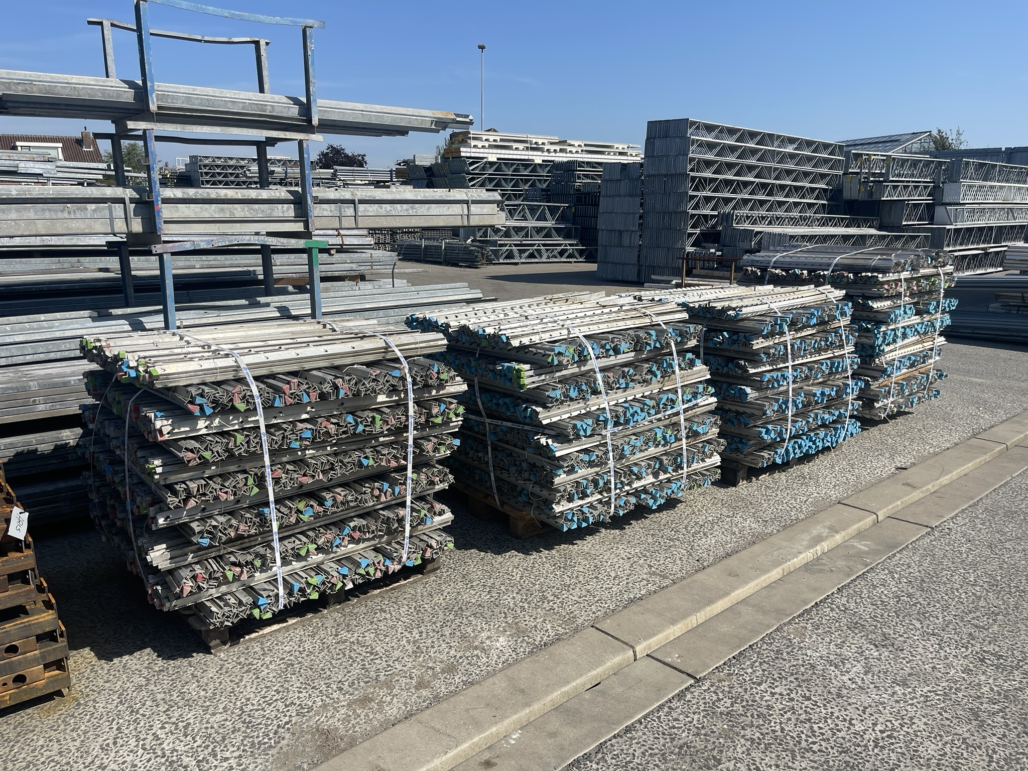 Aluminium T-stakes 1200 mm