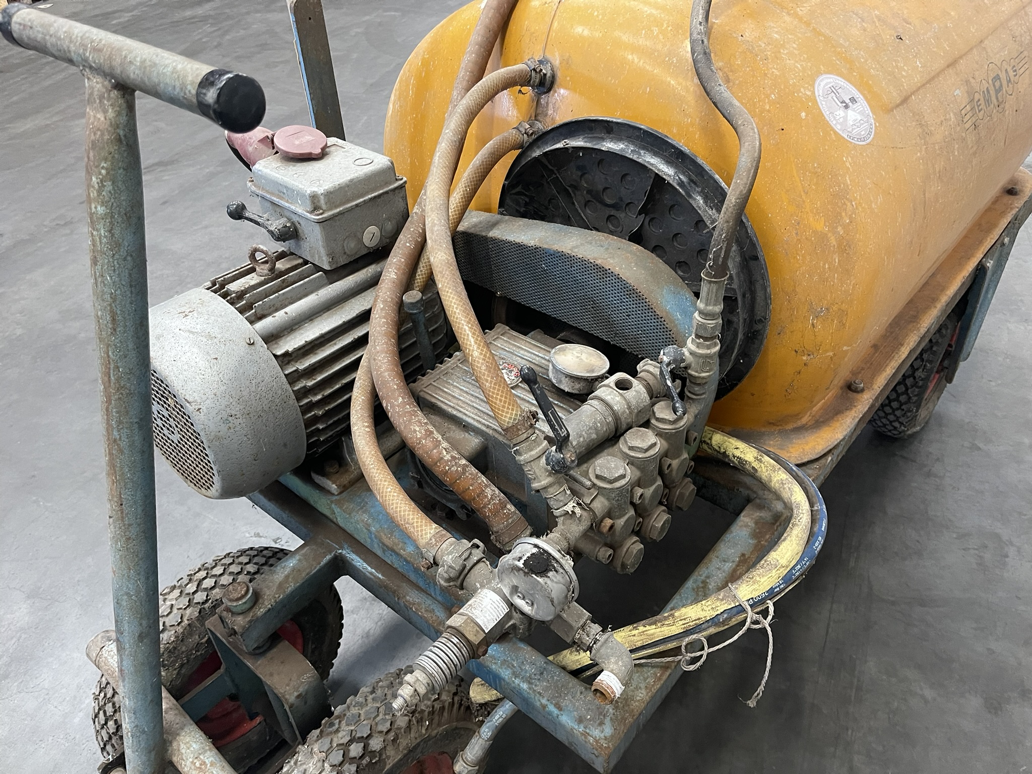 Empas spray cart 600 liters