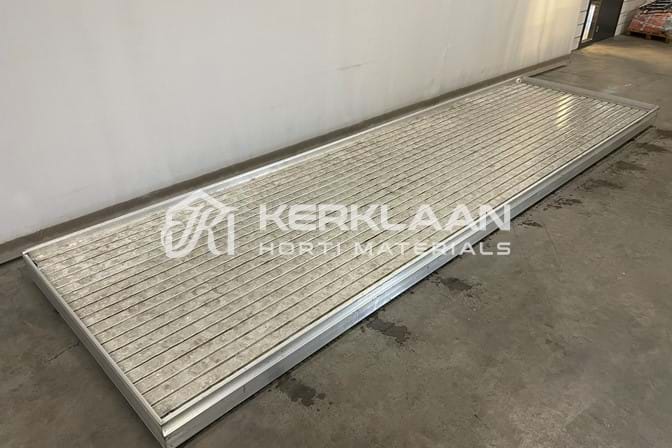 Complete aluminium mobile container system