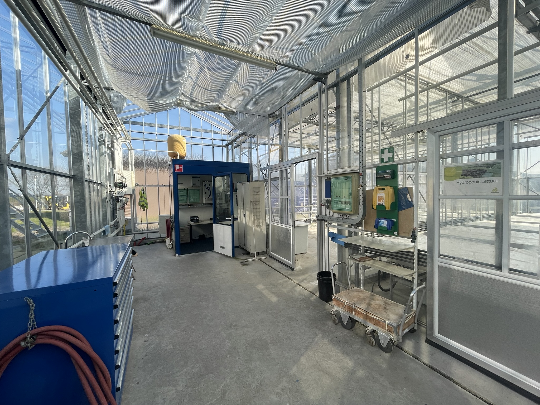 Complete turnkey test greenhouse 240 m²
