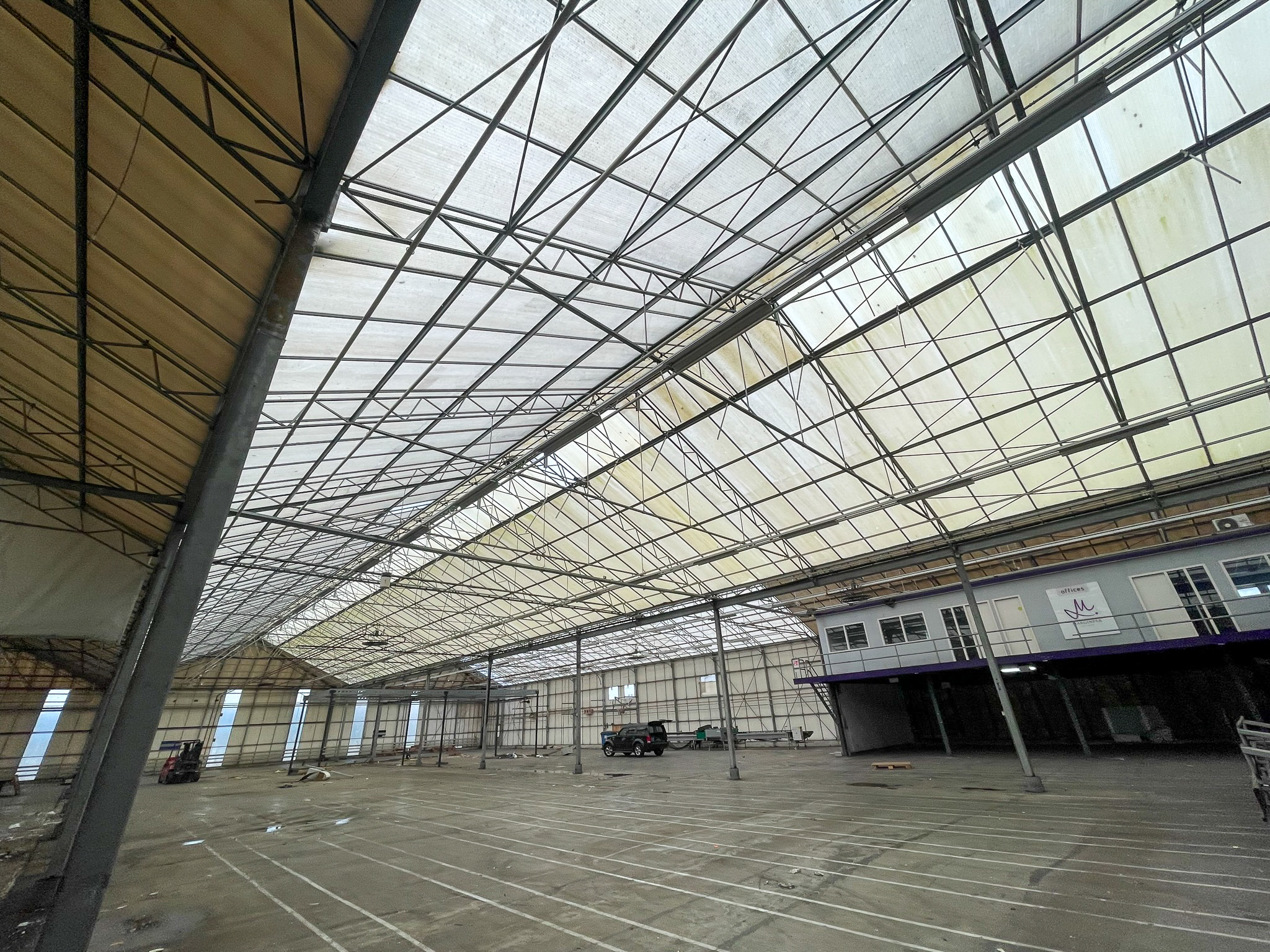 Breedkap kas 16.00 m 8.640 m²