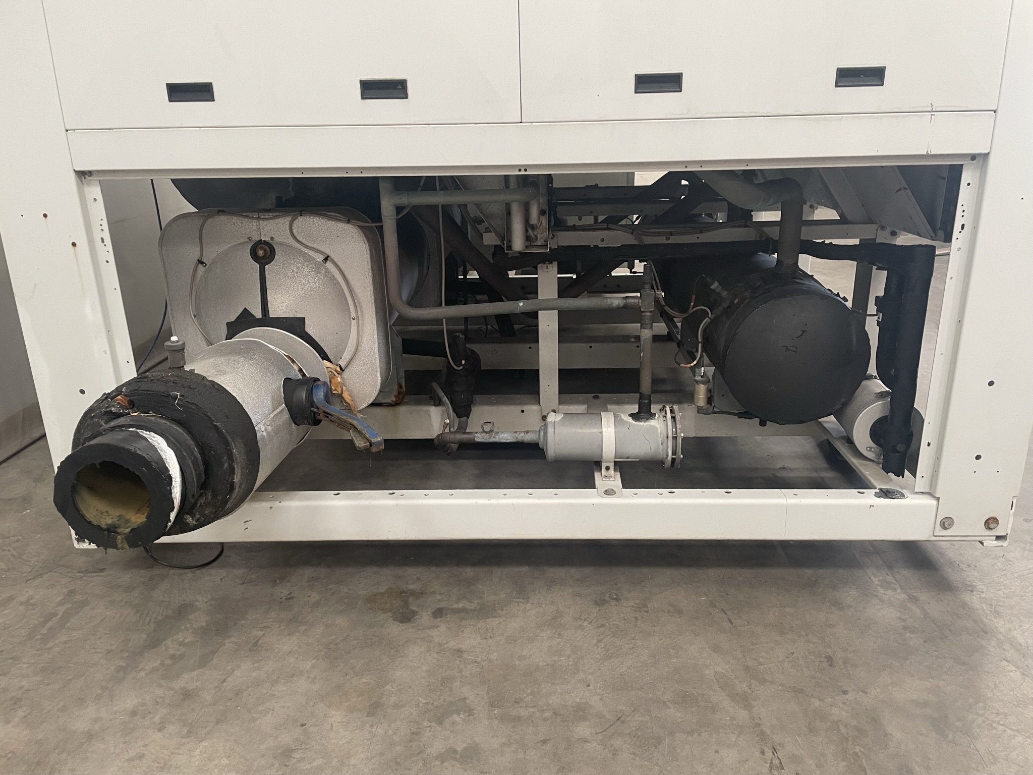 Carrier cooling installation