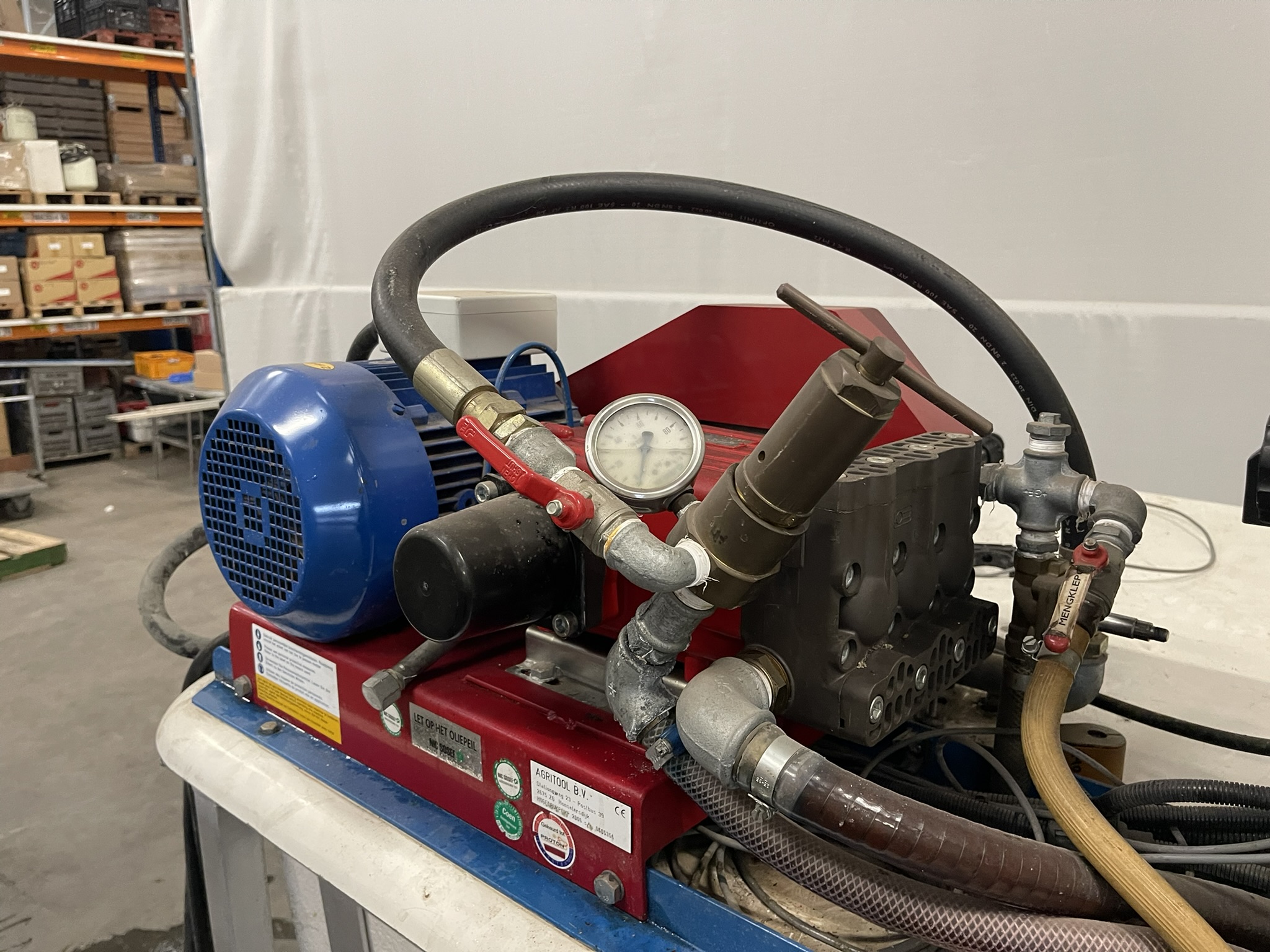 Empas pompset incl. 2300 liter bak